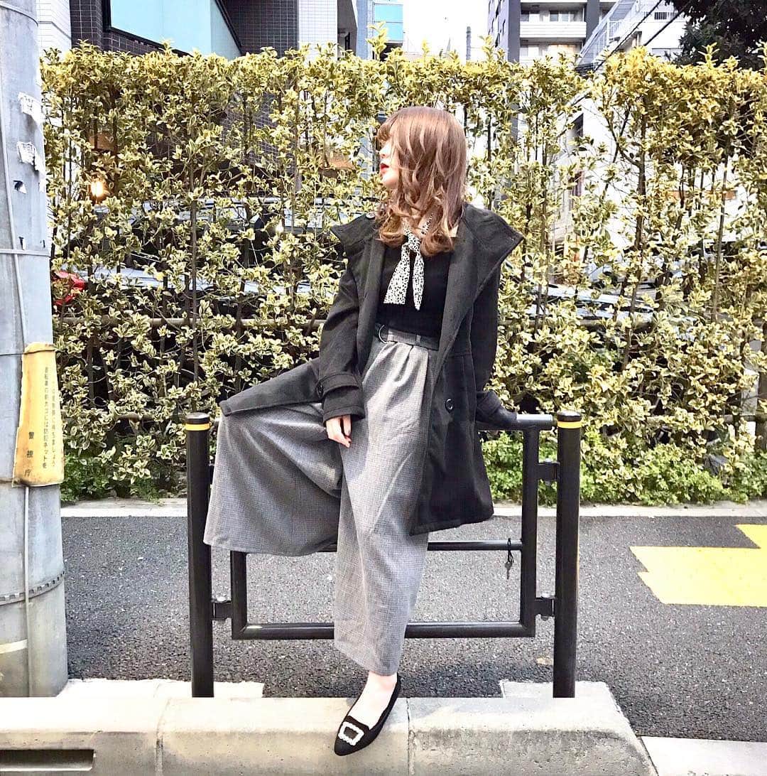 のインスタグラム：「. みなさんのいいね！で決まる、 東京B×artの推し生徒総選挙🔥🔥🔥🔥 . みなさんの一票が応援になります！！ 気になる学生に、どんどんいいね！お願いします🤣 . 第3弾はファッションコーディネート紹介！ 美容学生はオシャレも大好き🤣 . 素敵な春のコーディネートの先輩たちですね！ . #東京ビューティーアート #オープンキャンパス #美容師 #ヘアメイク #エステ #メイク #ネイル #モデル #アイリスト #マツエク #美容学校 #トータルビューティー #JNA #認定校 #ヘアアレンジ #かわいい #おしゃれ  #ヘアスタイル #ビューティー #アート #コーディネート #おしゃれ好きと繋がりたい #美容好きな人と繋がりたい #春コーデ #ファッション #ファッション好きな人と繋がりたい #ワイドパンツ #レディースファッション」