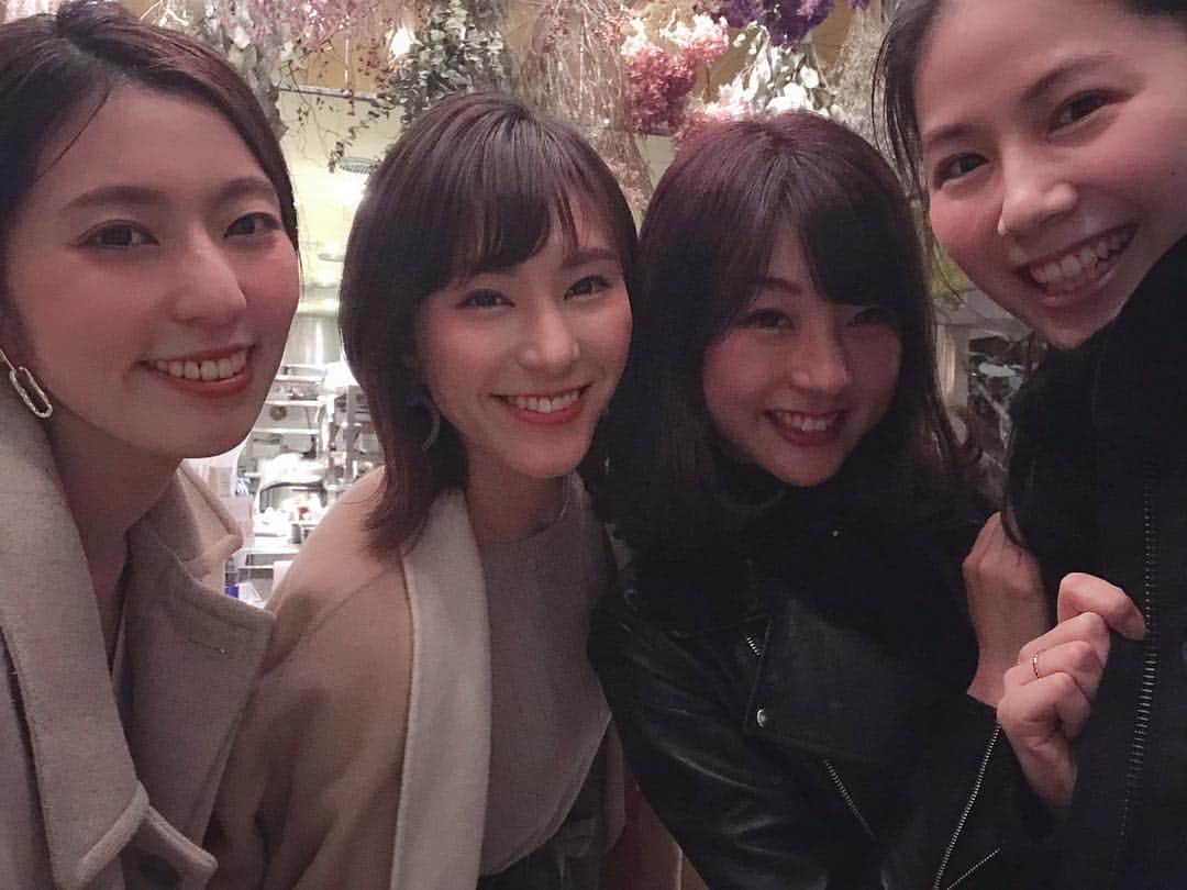 白井ゆかりさんのインスタグラム写真 白井ゆかりinstagram オフを利用して 久々の大阪に 大好きな友達に会い 久しぶりの会うぎこちなさと照れが動画に現れている様子 Tt ポーズを知らない友人にみんなで驚きツッコミと やっぱり私たちはモー娘 世代だね