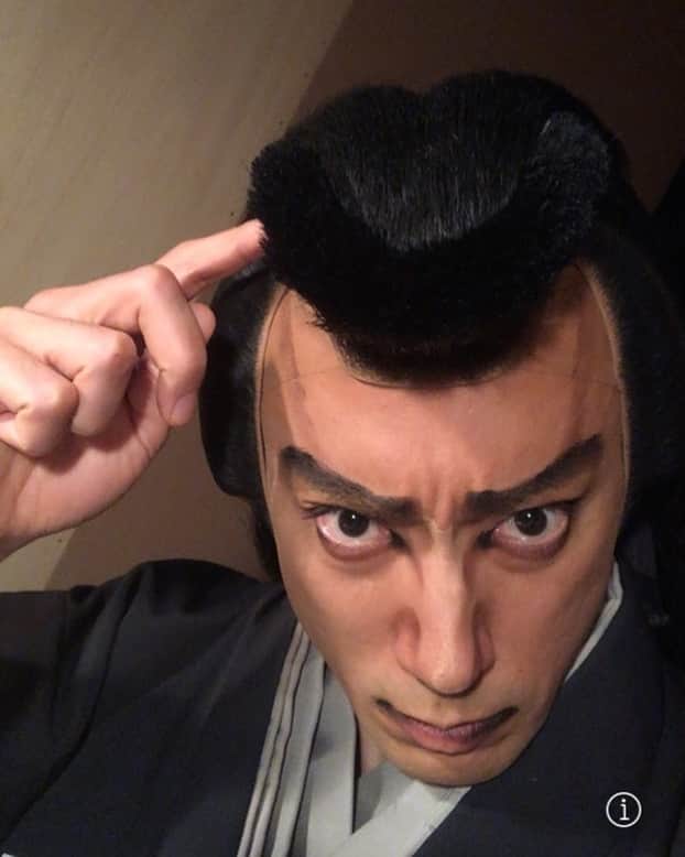 市川海老蔵 （11代目）さんのインスタグラム写真 - (市川海老蔵 （11代目）Instagram)「* What an amazing hairstyle... 髪型、結構すごい形、 ですよね、、 #市川海老蔵 #海老蔵 #成田屋 #歌舞伎 #六本木歌舞伎 #羅生門 #ABKAI #ABMORI #ebizoichikawa #ebizo #kabuki #thunderparty #theater #theaterarts #actor #japan #classic」3月15日 15時18分 - ebizoichikawa.ebizoichikawa