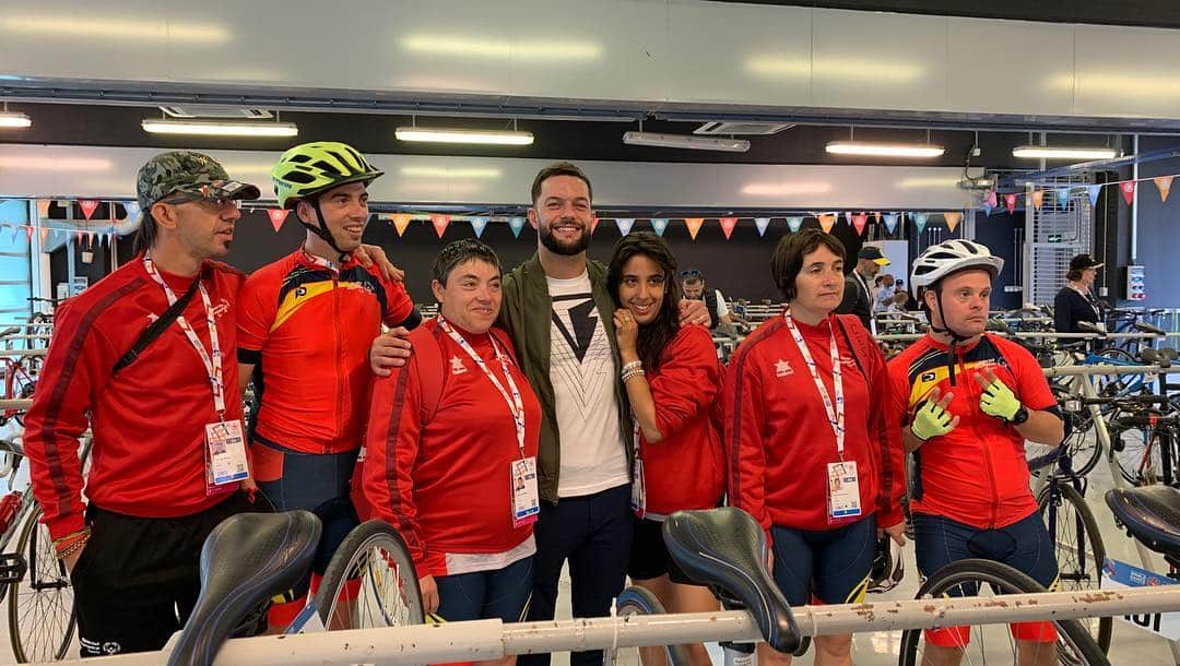 WWEさんのインスタグラム写真 - (WWEInstagram)「This morning, @finnbalor stopped by Yas Marina Circuit where @worldgamesad athletes were getting ready for today’s cycling competition! #BeUnified」3月15日 15時38分 - wwe