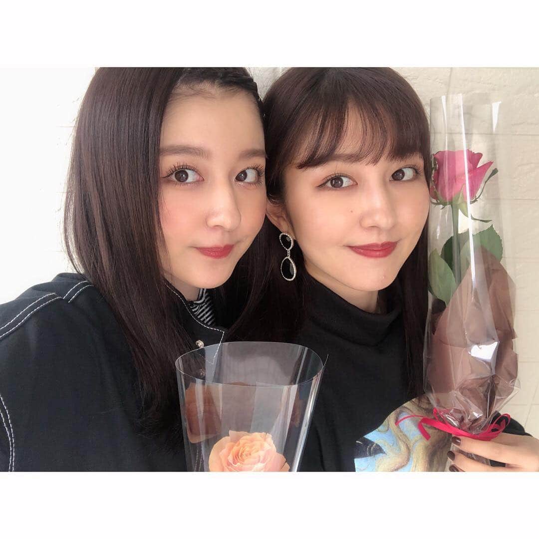 りかりこさんのインスタグラム写真 - (りかりこInstagram)「. ご報告が遅くなりましたが、 りかりこ無事に高校卒業しました🌸 さらに進化出来るように 頑張りますので、 応援よろしくお願いします❤︎ #リカリコグラム #りかりこ #高校卒業 #instagood  #twins #TikTok」3月15日 15時55分 - rikariko_official