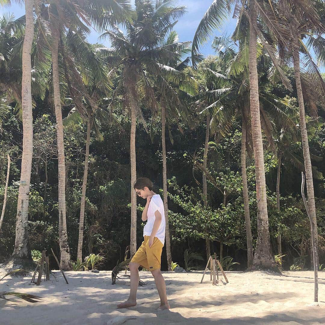 石田一帆さんのインスタグラム写真 - (石田一帆Instagram)「. 今回の旅何回もメンズ？と聞かれた👦🏼🌴 たまに自分でも思います👦🏼💭 . パタゴニアのバギーズは本当に使えるから いろんなカラーを持ってて夏はほぼこれ🍋 . 東京寒いなぁ。 あたたかいところが恋しいです🥺🌼 . #ik_travel#ik_philippine#flytomorefun#cebtravelsquadjapan#whitebeach#philippines#philippine#boracayisland#boracaytrip#boracay#beach#sea#trip#travel#もっと楽しいフィリピン#フィリピンファンセール#ボラカイ島#ボラカイ#パタゴニア#パタゴニアバギーズショーツ#バギーズショーツ#フィリピン旅行#ボラカイ旅行#フィリピン#女子旅」3月15日 16時25分 - ishidakazuho