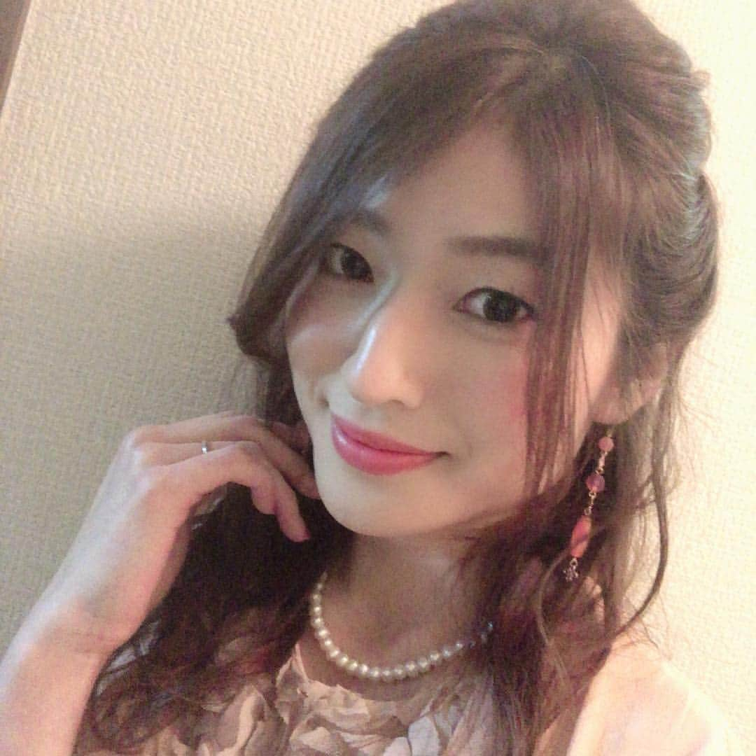 北川楓夏さんのインスタグラム写真 - (北川楓夏Instagram)「ドキドキしてまいりました… いよいよあと2時間ほどで AKT秋田テレビ開局50周年特別番組 「秋田ラーメン総選挙」放送です！ . 華金の夜7時から！ ゴールデンタイムに放送です！ 今日はぜひ8chでよろしくお願いします🙇🏻‍♀️✨ . 人気ラーメン店の店長さんにも取材をしてきました、その熱い思いをお伝えできればと思っています！ぜひご覧ください💓 . 3/15(金)19:00〜20:00 8ch AKT秋田テレビ 「秋田ラーメン総選挙」🍜 . #akita #ramen #akt #秋田ラーメン総選挙 #熊坂良 アナ #八代星子 アナ #相場詩織 ちゃん #北川楓夏  制作#visualspace  スタジオ#イヤタカ  ヘアメイク#nicodrop  衣装#セレクトショップwoodstockよこて  協力#ラーメンを愛するすべての秋田県民のみなさん ！！❤️」3月15日 17時00分 - fuka.kitagawa