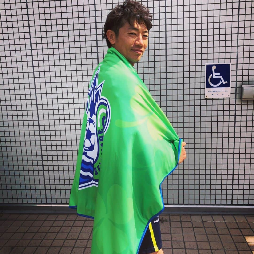 BELLMARE_styleさんのインスタグラム写真 - (BELLMARE_styleInstagram)「3月17日（日）仙台戦は☘「湘南セント・パトリックデー」☘を開催💚 開催に合わせ、限定の「フリースブランケット（クローバー）」を販売します👏✨ ブランケットをまとってみんなでスタジアムをグリーンに染め上げ、試合はもちろんイベントも一緒に楽しみましょう😆☘️ #bellmare #セントパトリックデー #湘南ベルマーレ #グリーン #ライトグリーン #梅崎司」3月15日 16時59分 - bellmare_style