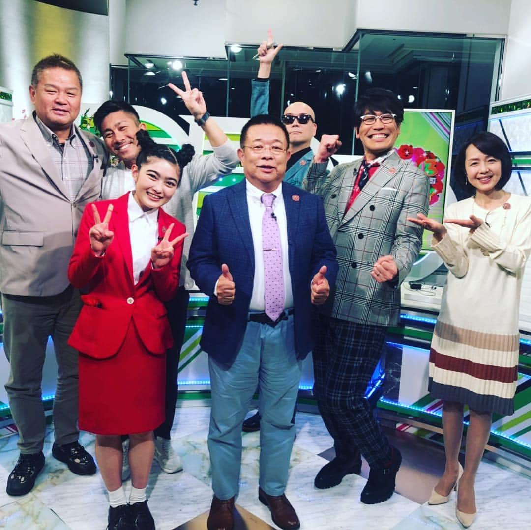 のインスタグラム：「#金曜日#バラいろダンディ」