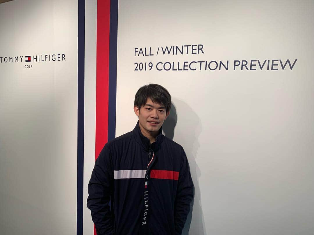 小塚崇彦さんのインスタグラム写真 - (小塚崇彦Instagram)「#tommyhilfiger  #golf #展示会 行ってきました！ #2019秋冬 #新しいライン も #出ててました！ #着てる人  #最近よく #見かけるようになりましたね #レディース も #可愛かったですよ #ゴルフウェア #スケートでも着れるやつ #普段でも着れるやつ #ヤマニ」3月15日 17時23分 - takakozuka