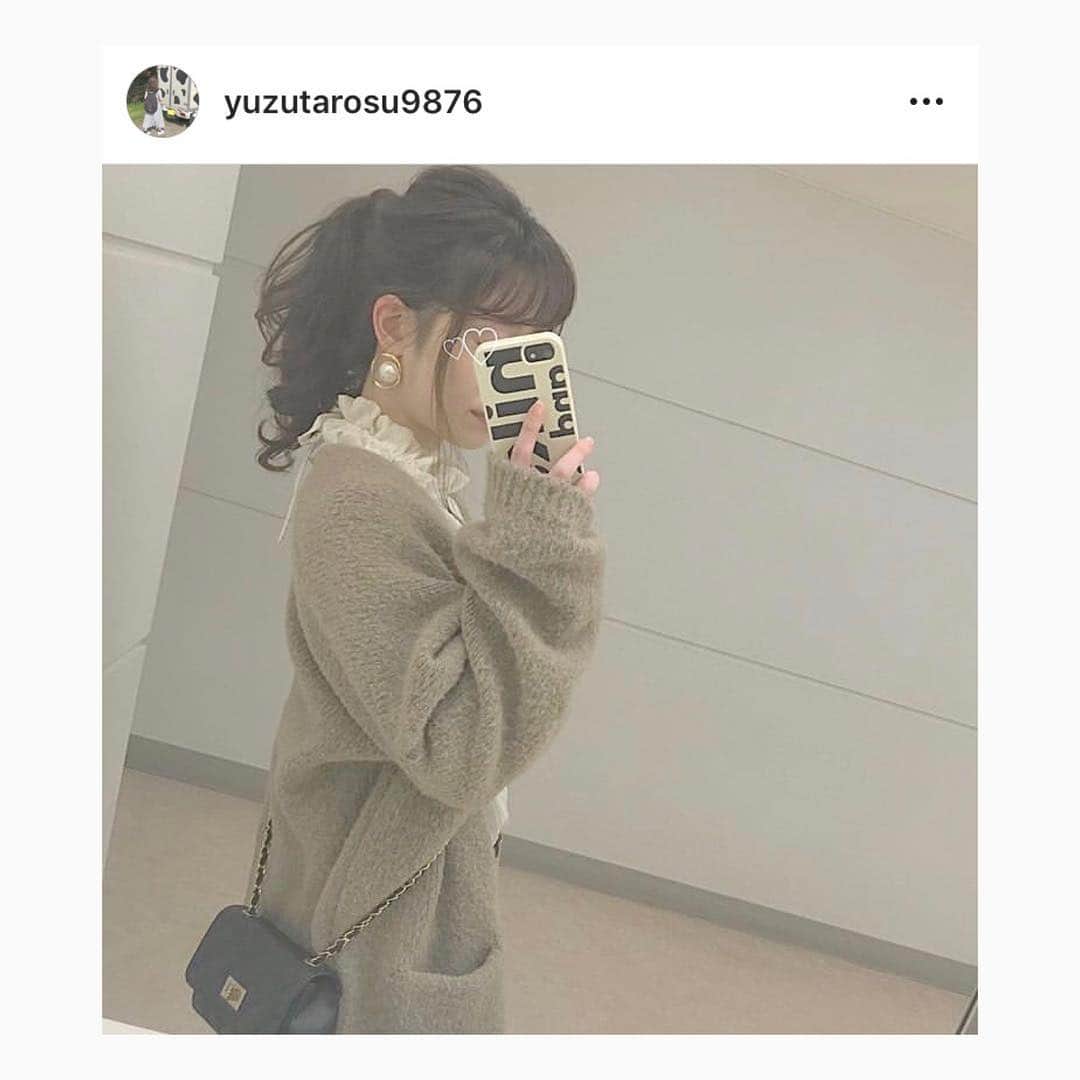 PRESSさんのインスタグラム写真 - (PRESSInstagram)「カーデとの相性抜群！フリルが女の子らしい春っぽコーデ特集♡﻿ ﻿ まだブラウス1枚ではちょっぴり肌寒い季節。﻿ ﻿ でもフリルブラウスなら、首元から見えるフリルが上着やカーデを羽織っても存在感◎！﻿ ﻿ 特にスカートと合わせると、﻿ ガーリー度がアップ💖﻿ ﻿ みんなのフリルブラウスを取り入れた﻿ コーディネートを参考にしてみて🍀﻿ ﻿ ——————————————————﻿﻿ ﻿﻿ お気に入りの写真に﻿﻿ @pressblog #pressblog を﻿﻿ タグ🏷して投稿してください♡﻿﻿ PRESS公式アカウントで﻿﻿ あなたのアカウントをご紹介致します!﻿﻿ ﻿﻿ ——————————————————﻿﻿ ﻿ #フリルブラウス #ブラウス #ブラウスコーデ #ブラウス好き #白ブラウス #ガーリーコーデ #ガーリーファッション #スカートコーデ #春コーデ #春服 #春服コーデ #春コーディネート #トップス #ガーリーヴィンテージ #フリル襟ブラウス #フリルネック #フリルシャツ #フリル #シャツコーデ #フリルシャツ #女の子コーデ #おしゃれさんと繋がりたい #pressblog」3月15日 17時23分 - press.inc