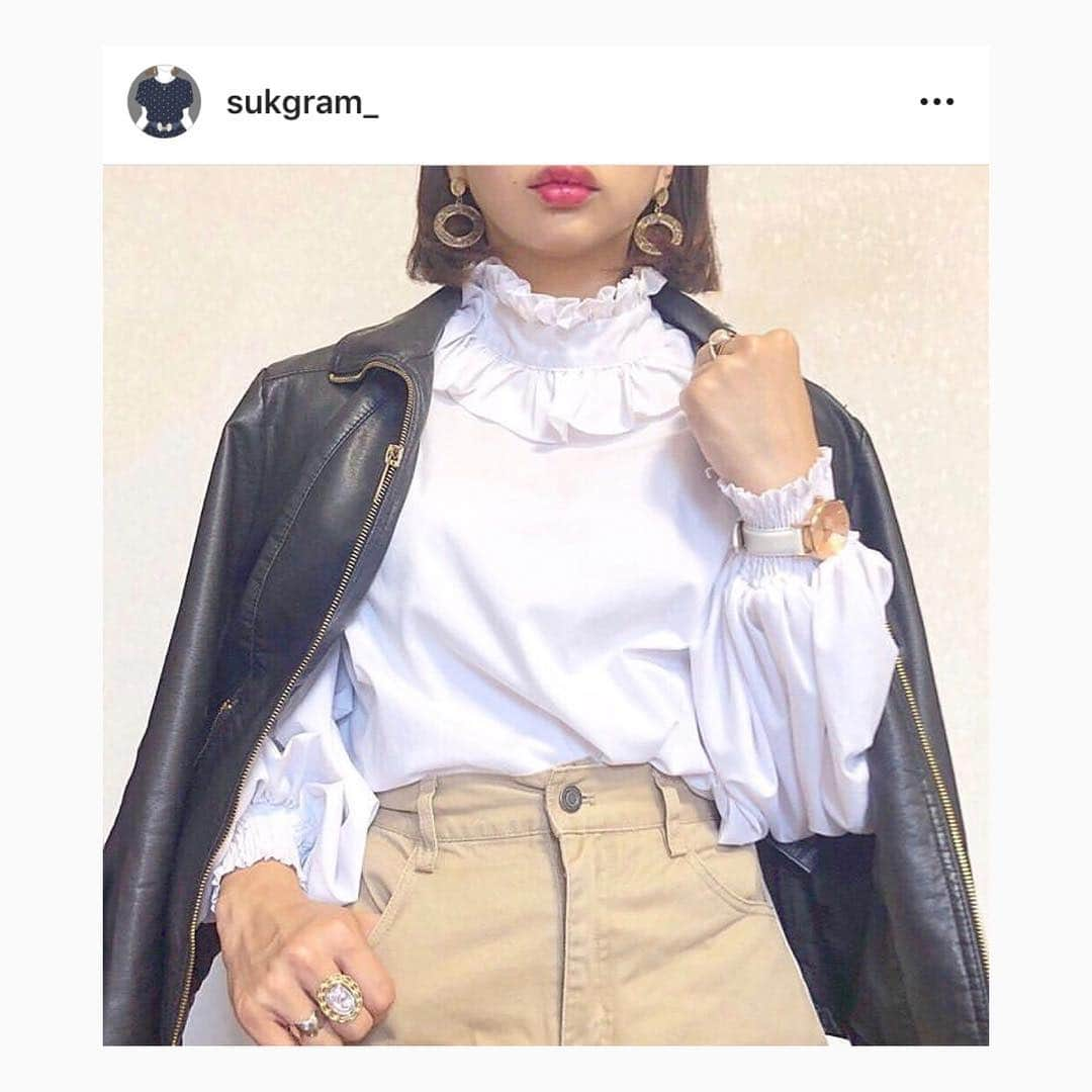 PRESSさんのインスタグラム写真 - (PRESSInstagram)「カーデとの相性抜群！フリルが女の子らしい春っぽコーデ特集♡﻿ ﻿ まだブラウス1枚ではちょっぴり肌寒い季節。﻿ ﻿ でもフリルブラウスなら、首元から見えるフリルが上着やカーデを羽織っても存在感◎！﻿ ﻿ 特にスカートと合わせると、﻿ ガーリー度がアップ💖﻿ ﻿ みんなのフリルブラウスを取り入れた﻿ コーディネートを参考にしてみて🍀﻿ ﻿ ——————————————————﻿﻿ ﻿﻿ お気に入りの写真に﻿﻿ @pressblog #pressblog を﻿﻿ タグ🏷して投稿してください♡﻿﻿ PRESS公式アカウントで﻿﻿ あなたのアカウントをご紹介致します!﻿﻿ ﻿﻿ ——————————————————﻿﻿ ﻿ #フリルブラウス #ブラウス #ブラウスコーデ #ブラウス好き #白ブラウス #ガーリーコーデ #ガーリーファッション #スカートコーデ #春コーデ #春服 #春服コーデ #春コーディネート #トップス #ガーリーヴィンテージ #フリル襟ブラウス #フリルネック #フリルシャツ #フリル #シャツコーデ #フリルシャツ #女の子コーデ #おしゃれさんと繋がりたい #pressblog」3月15日 17時23分 - press.inc