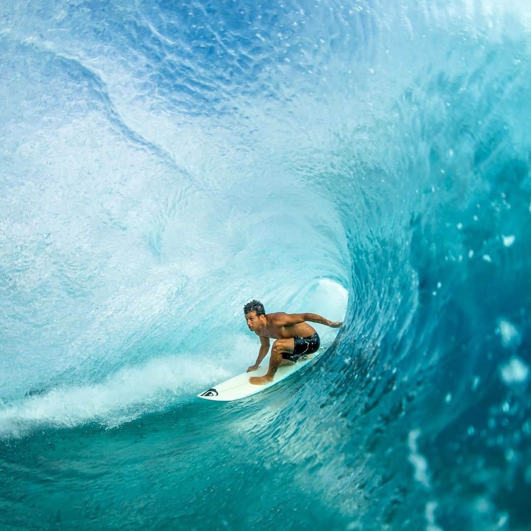 クイックシルバーさんのインスタグラム写真 - (クイックシルバーInstagram)「@floresjeremy and a vortex of joy. ⁣ ⁣ Shot in Tahiti by @benthouard.」3月15日 17時30分 - quiksilver