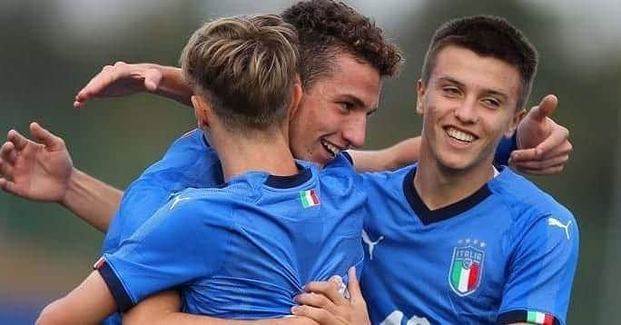 サッカーイタリア代表さんのインスタグラム写真 - (サッカーイタリア代表Instagram)「#Under18🇮🇹 Il 22 marzo a Katwijk amichevole con l’Olanda🇳🇱. Prima convocazione per Daniel Maldini . Sono 19 gli Azzurrini convocati da Daniele Franceschini. In raduno dal 17 marzo al CPO Giulio Onesti; giovedì 21 marzo partenza per l’Olanda . . #VivoAzzurro」3月15日 17時51分 - azzurri