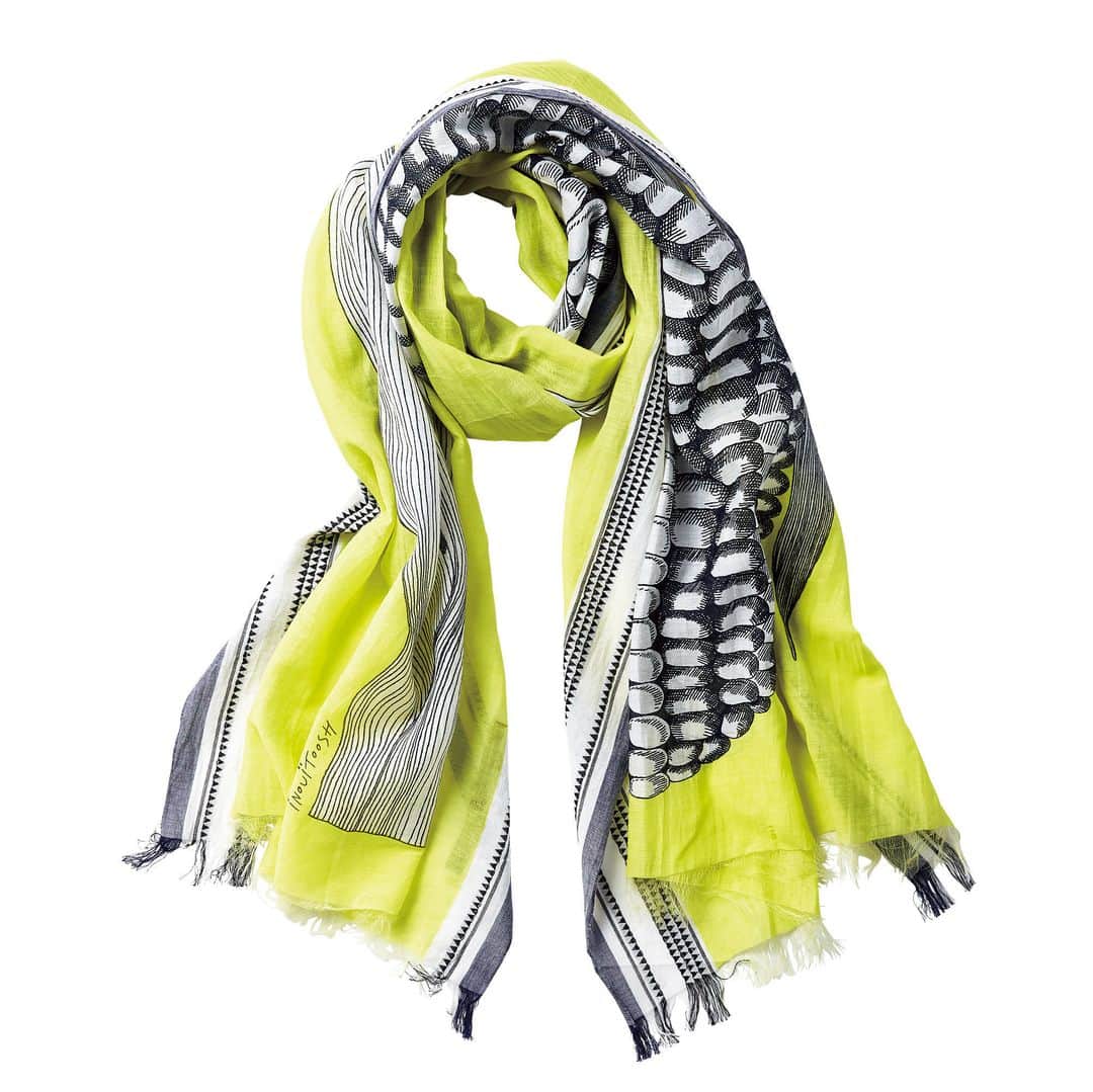 のインスタグラム：「NU 3F ITAL STYLE メンズ&レディス . スカーフ 19,440円 . スカーフがトレンドのこの春、お気に入りの1枚をゲットして。 明るいイエローとブラックの模様が新鮮な1枚は、さっと巻くだけで遊び心が演出できるスグレモノです。 . #ITALSTYLE #SpringStyle #スプリングスタイル #スプリング #春 #NU茶屋町 #ヌー茶屋町 #nuchayamachi #茶屋町 #大阪 #osaka #梅田 #コーディネート #ライフスタイル #ootd #コーデ #おでかけ #fashion #アパレル #いいね #followme #instadaily #トレンドスタイル #あいするハル」