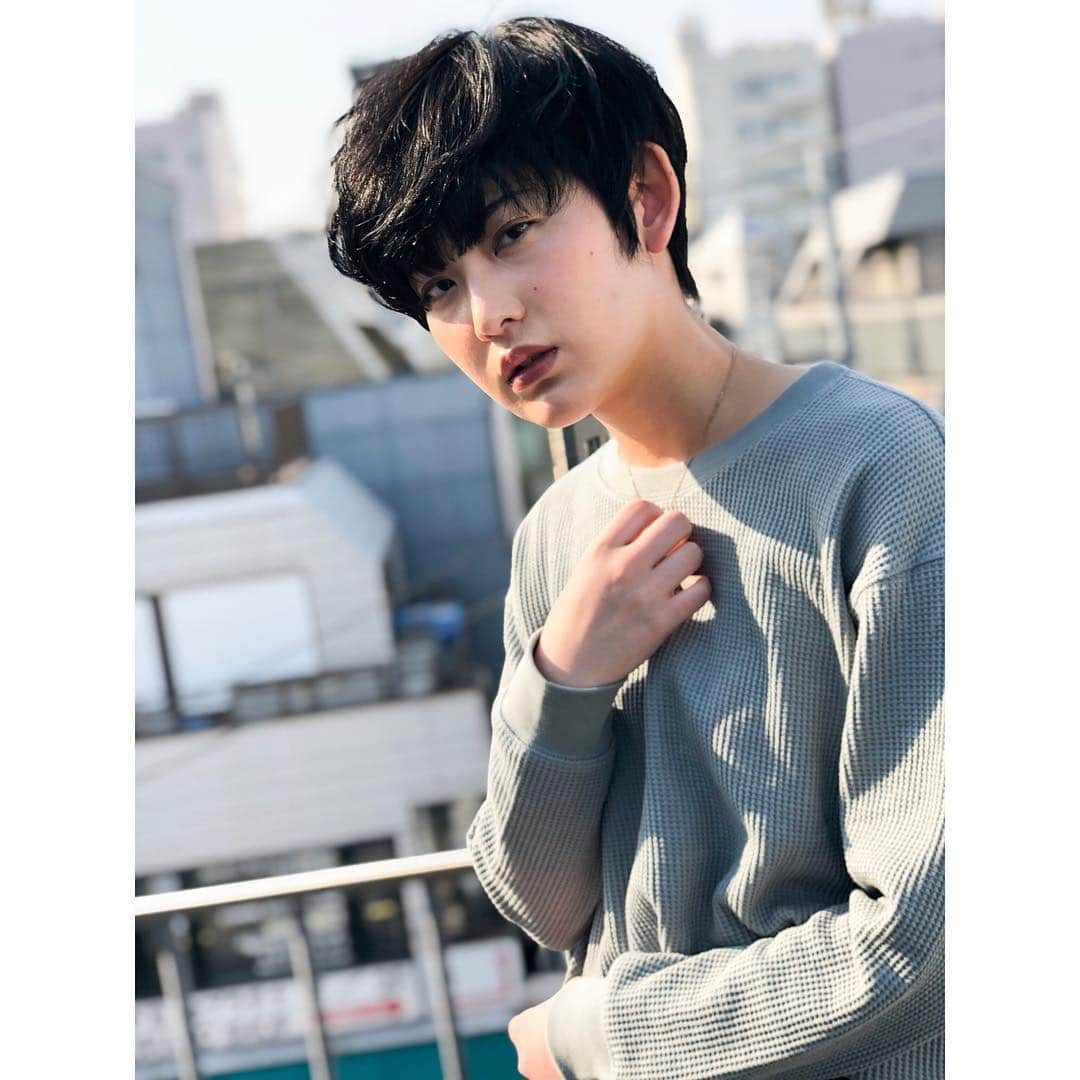 長津 健一郎のインスタグラム：「hair,makeup,styling,,,my works 久しぶりに投稿 QUATRO撮影会 😃😊👍 なんか自由にインスタやろ？ —————————————— ---------------------------- @nagatsu_ken @quatrochiba.jp @quatro.style 担当プロデューサーnagatsu QUATRO千葉★ NET予約は、プロフィールのURLから^ ^ 千葉県千葉市中央区本千葉町１ー１　１階  #quatrochiba #サロモ  #メイク #美容 #ヘアスタイリスト  #ひたちなか #コーディネート#コーデ #quatro  #hairstyle  #hairstyles  #hairstylist  #ヘアサロン#ファッション#千葉中央 #Lessence #撮影会 #撮影 #モデル #撮影モデル募集 #サロン #水戸 #instagood #photooftheday #love #followme」