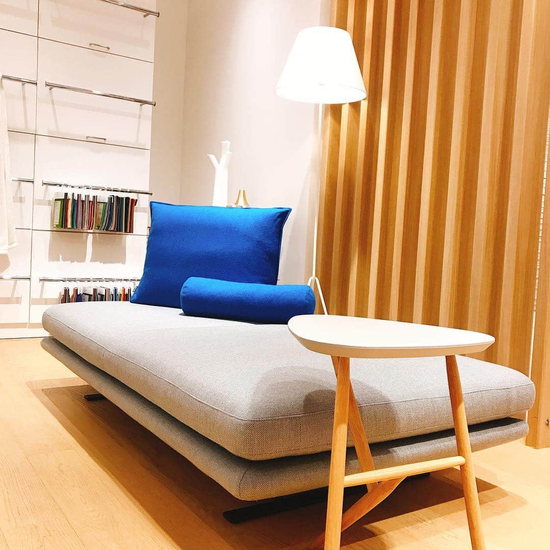 ligne roset shopのグルメインスタ
