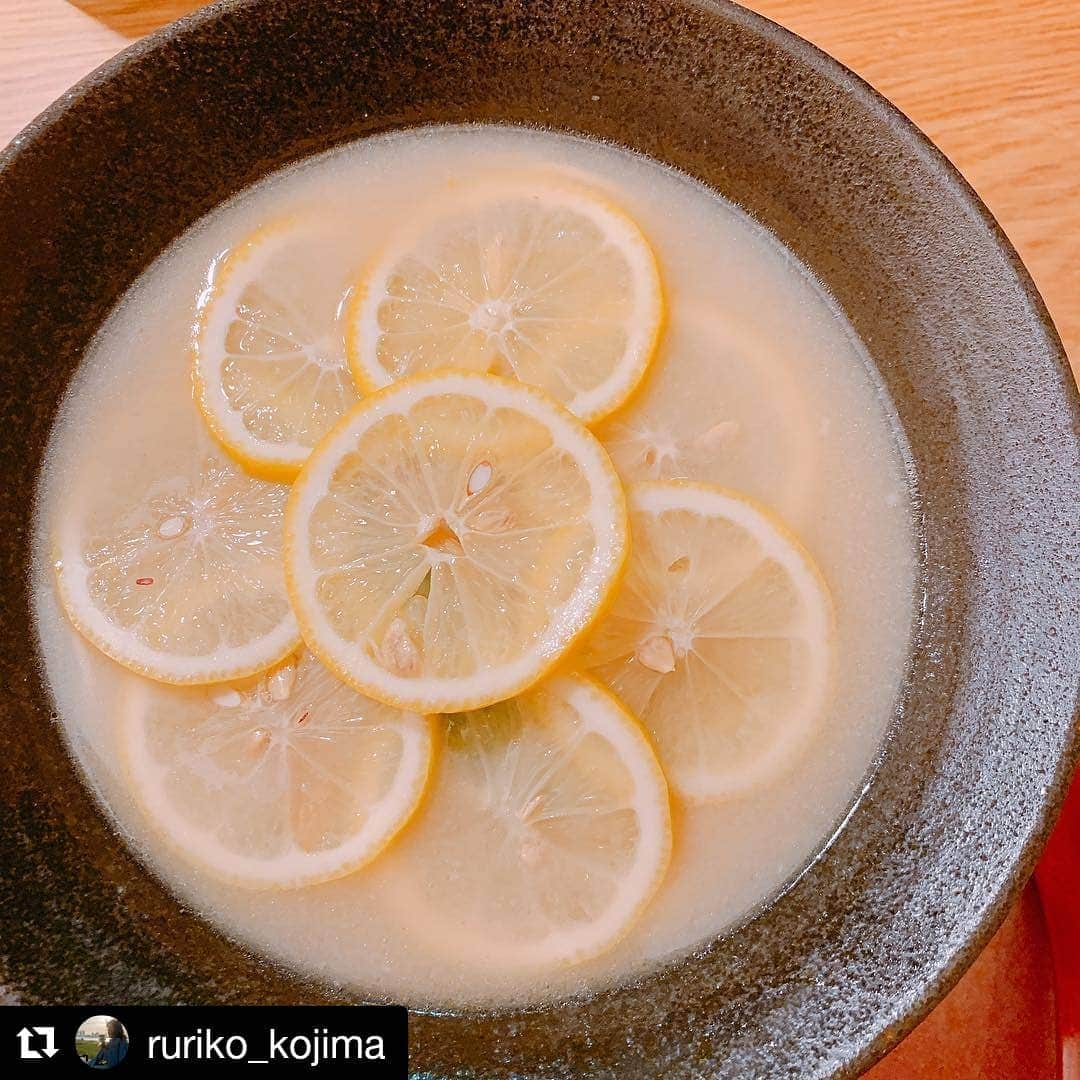 祇園麺処 むらじさんのインスタグラム写真 - (祇園麺処 むらじInstagram)「こんばんは😃🌃 今度はなんと 小島瑠璃子さんにお越しいただきました😁✨✨ またしても投稿ありがとうございます🤗❗ (@ruriko_kojima) . #麺処むらじ祇園本店 #麺処むらじ先斗町店  #麺処むらじ室町店 #祇園ラーメン #京都ラーメン #レモンらーめん  #檸檬ラーメン #小島瑠璃子 #muraji  #ramenmuraji #ラーメン愛  #ラーメン好き」3月15日 18時33分 - ramen_muraji