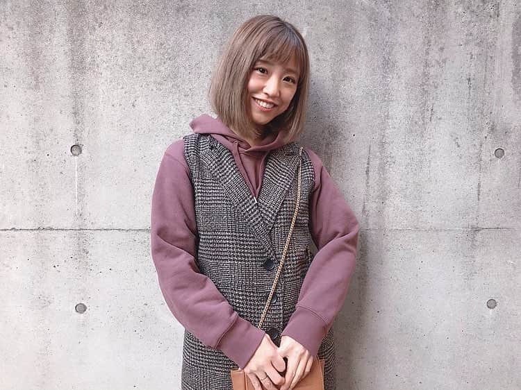 本橋優華のインスタグラム：「ユニクロユーのパーカーが好きだ。 #spring#parka#uniqlo#uniqlou#mackintosh#bag#onitsukatiger#sneaker#tokyo#jp」