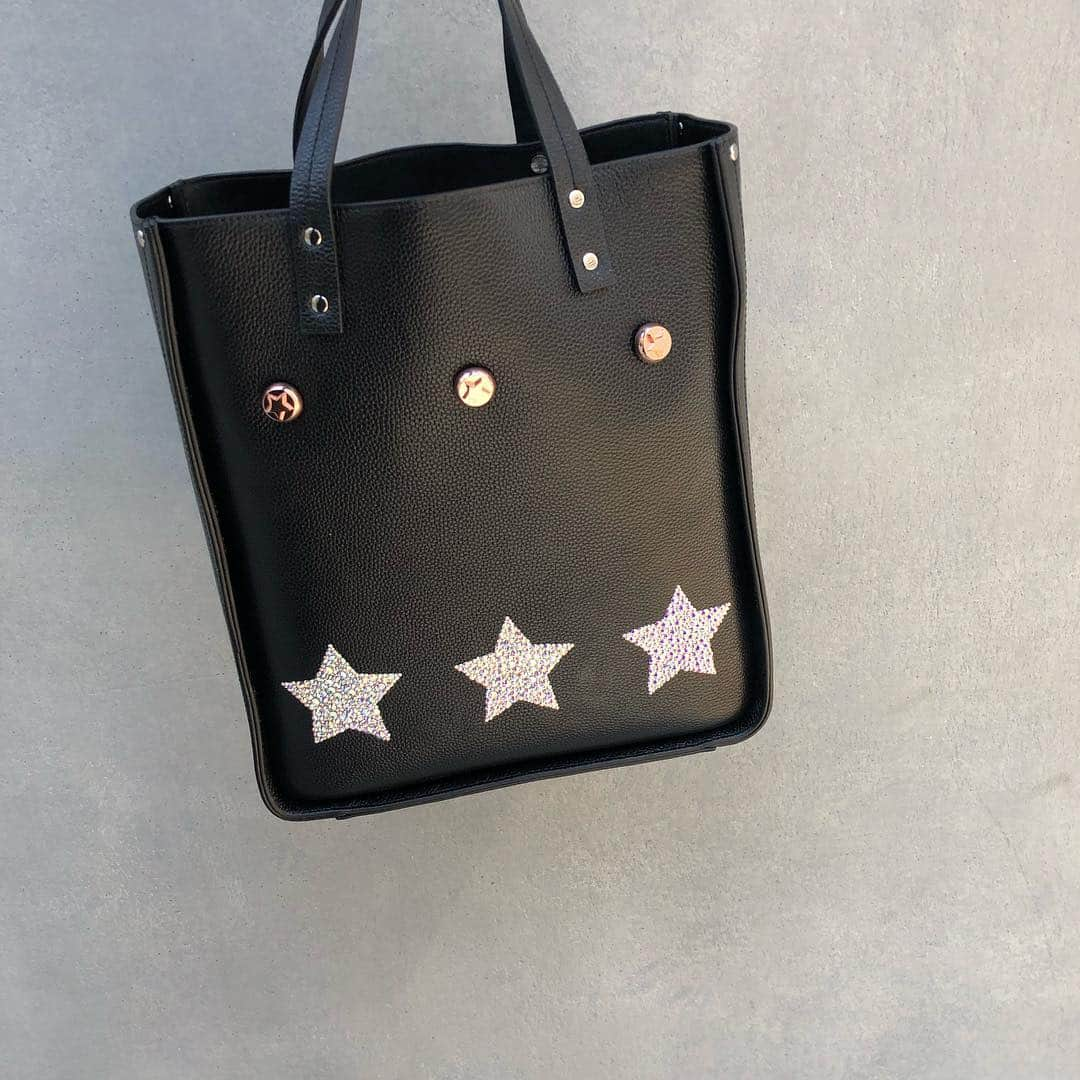 加藤慶祐さんのインスタグラム写真 - (加藤慶祐Instagram)「StarLean★ #new#totebag#bag #commingsoon #starlean#fashion#fashionista#ootd#ootd#tokyo#street#streetfashion#streetstyle#selectshop#スターリアン#新作#バック#レザー#東京ストリート#渋谷ストリート#ストリート#ストリートファッション#メンズファッション#レディースファッション#スワロフスキー#セレクトショップ」3月15日 18時42分 - katokeisuke_official