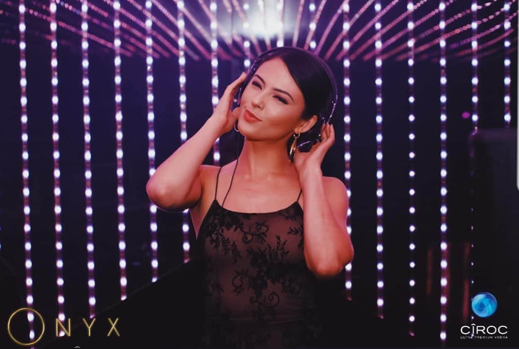 平山ララさんのインスタグラム写真 - (平山ララInstagram)「Miss Selekta had a blast out at @onyx_sandton last night! 🎉🍾」3月15日 18時53分 - lalla_hirayama