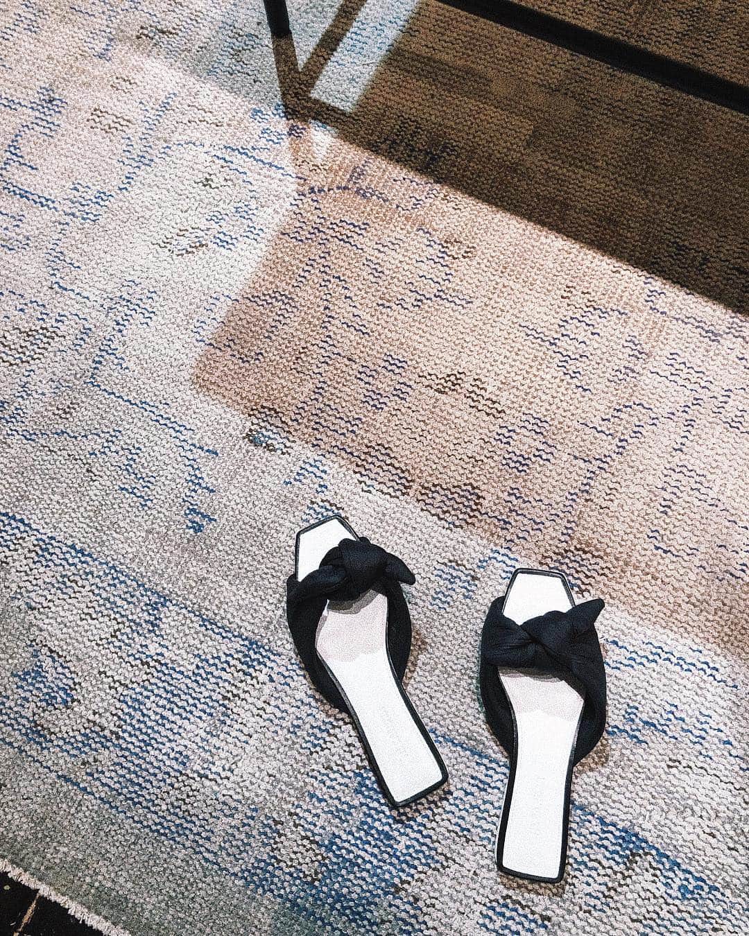 丸林広奈さんのインスタグラム写真 - (丸林広奈Instagram)「夏が待ち遠しい。♡ #jilsander #sandals #fashion #shoesaddict #2019ss」3月15日 19時01分 - hironamarubayashi