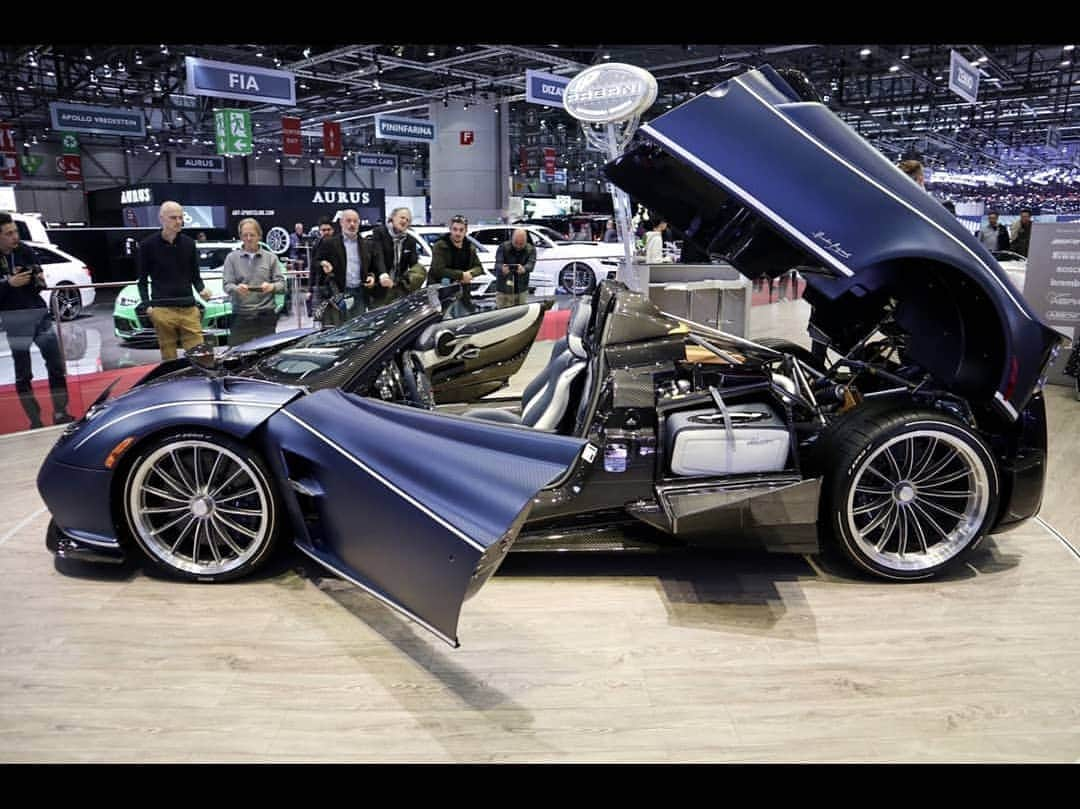 前澤友作さんのインスタグラム写真 - (前澤友作Instagram)「PAGANI Huayra Roadster パガーニ ウアイラ ロードスター 「走る超高級芸術アート」全てのパーツの一つ、一つが芸術作品に見えてしまうほど美しい作りに見惚れてしまう。しかし、コクピットに収まると、一気にレーシングドライバーの血を騒がせる世界観もある。この車の魅力も半端じゃない。まさにオラチオ・パガーニのDNAが注ぎ込まれた一台。 横溝  PAGANI Huayra Roadster So-called the “running super high end art”, each parts glows so beautifully that they almost look like art pieces. But once I’m in cockpit, my racing driver spirit tingles with excitement. This vehicle is out of this world. Horacio Pagani must have poured his DNA into it. By Naoki Yokomizo  #mzsupercar #genevamotorshow #geneva2019 #GIMS #GimsSwiss #GIMS2019 #GimsSwiss2019 #pagani #huayra #huayraroadster  #supercar #hypercar #ジュネーブモーターショー #パガーニ #ウアイラ #スーパーカー #ハイパーカー #yusakumaezawa #前澤友作」3月15日 19時06分 - mzsupercar