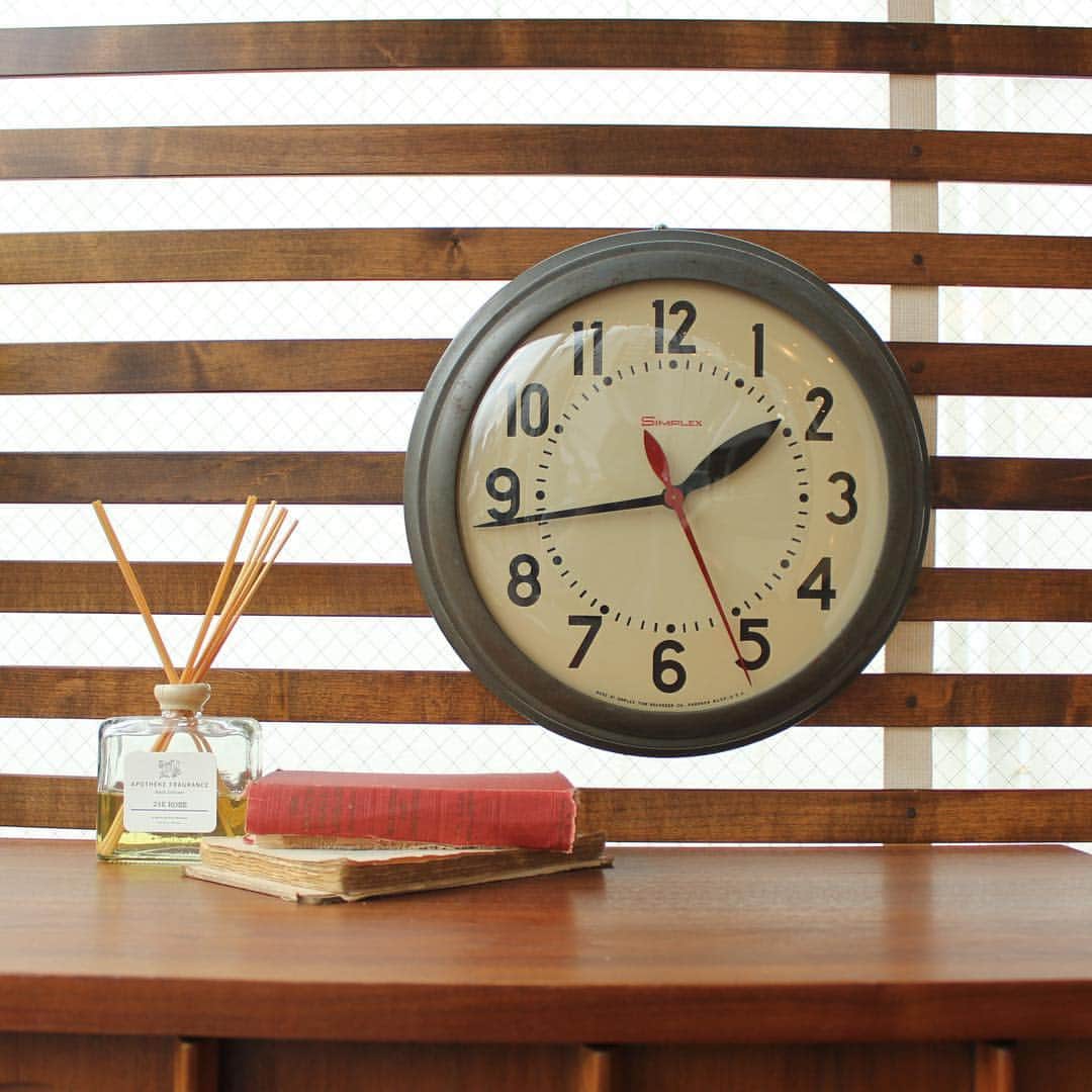 のインスタグラム：「Vintage ウォールクロック E12259  Contact:ACME Furniture MEGURO St. TEL 03-5720-1071  #acme_vintage」