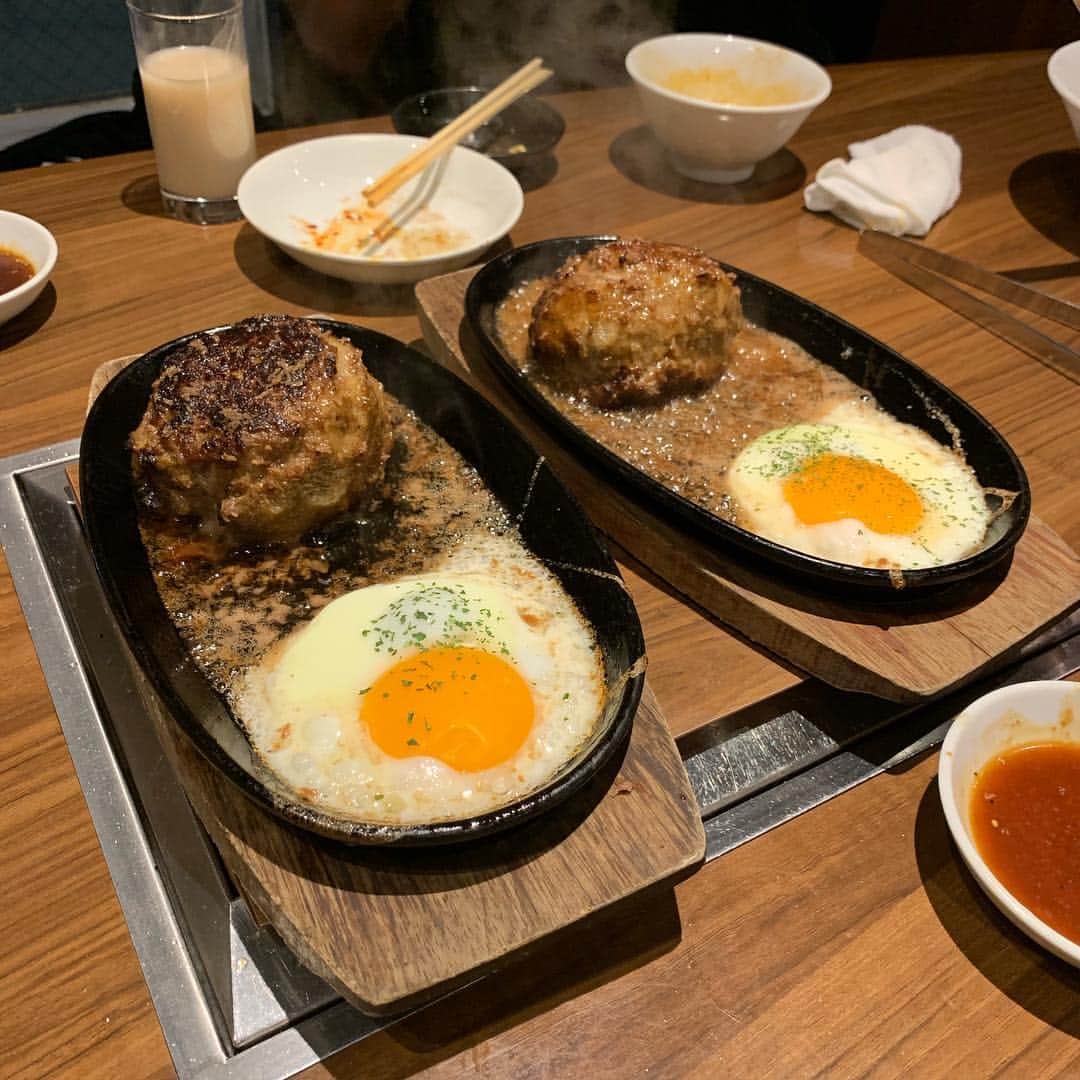 ニック・マルティネスのインスタグラム：「Japanese Hamburger Mecha Oishii」
