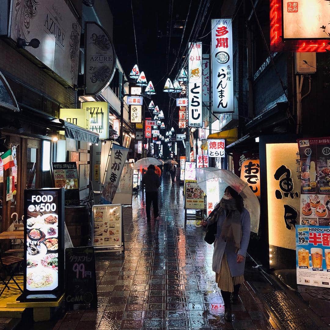 AÃRK Collectiveさんのインスタグラム写真 - (AÃRK CollectiveInstagram)「Tokyo by night (one of the dizzying alleyways off Nakano Broadway) #AÃRKtravels」3月15日 19時18分 - aark_collective