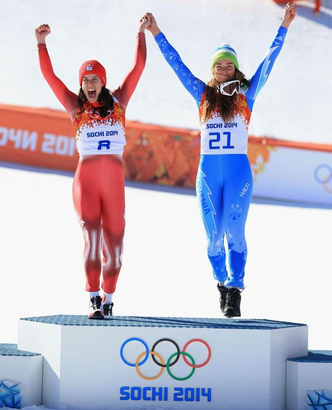 オリンピックチャンネルさんのインスタグラム写真 - (オリンピックチャンネルInstagram)「Sochi 2014 saw good friends, Dominique Gisin and Tina Maze, tie for Women's Downhill gold.⁣ ⁣ Hit link in bio to see our newest episode of our original series, Legends Live On, where we look back on this race, their friendship and the career of Tina Maze.」3月15日 19時26分 - olympicchannel_x