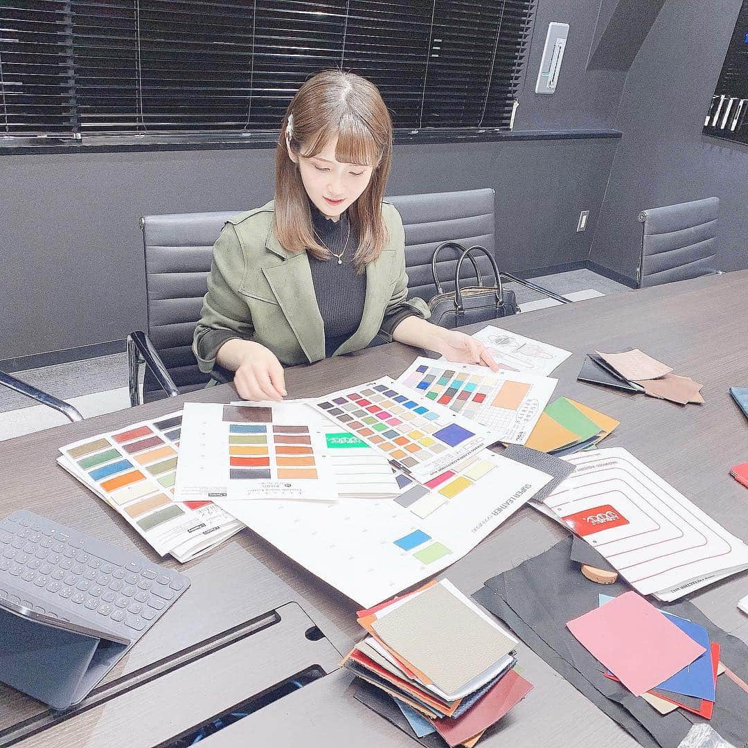 のインスタグラム：「ㅤ この間すご〜く楽しみにしてた 打ち合わせに行ってきました💭 4月の下旬ごろにお知らせできそう！ ㅤ この間タイトスカートのスーツの下に 履くといいよ！って言って載せた ヴィーナスカーブが結構質問多かったので また載せてみる🙋🏻‍♀️💭 私がこれを履くのはタイトスカートの 時だけなわけではなくて 結構スカートの時はこれを履いてます！ 骨盤補正してくれるだけじゃなくて ウエストと太ももも引き締めてくれるよ！ ウエスト部分と太もも部分のゴムを アップで撮ってみたんだけど分かるかな？ 結構しっかりした太めのゴムだけど 窮屈な感じは特にしなくてすっきり履けるから 日常的に履いてても辛くないし 個人的にとってもおすすめ👏🏻💞 ㅤ #stblanton #ヴィーナスカーブ #骨盤ガードル #加圧式ガードル #骨盤ケア #骨盤矯正 #ウエスト痩せ #ヒップアップ #pr」