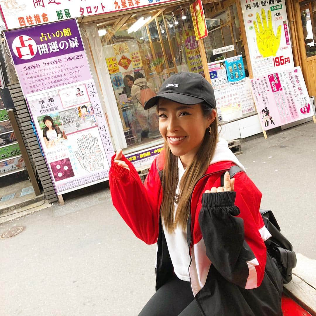 渋谷美穂さんのインスタグラム写真 - (渋谷美穂Instagram)「新大久保へ行ってきました🇰🇷 街中がまるで韓国😳✈️✨ とっても楽しかった😁😁😁 ・ 最近は花粉症がひどくて 目をこすりすぎてマツエクが取れないか心配でしたが、 【 @angelicamichelle_shibuya 】 のマツエクは頑丈😂💕 これでも1ヶ月以上ついてる😊‼️ ・ ・ #👁デザイン 170本 SCカール 目頭13ミリ あとは14ミリ をつけてます☺️💕💕 ・ ・ ・  #チーズ伸びなかった #ただのひょっとこ #ナイキ ・ ・ ・ #FIREGYM#渋谷 #トレーニング #フィットネス#筋肉#筋トレ#筋トレ女子#腹筋#腹筋女子#ボディメイク#ダイエット#減量#ワークアウト#シックスパック #교육 #운동 #피트니스 #바디메이#fitness#workout#motivation#diet#bodymake#sixpack#training#abs」3月15日 19時56分 - miho_fitness