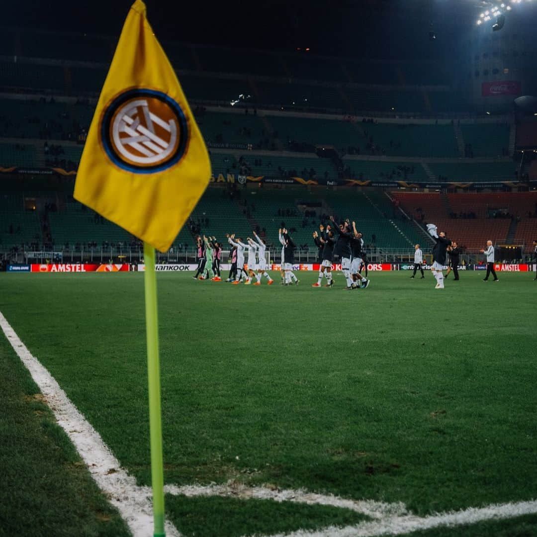 ティモシー・チャンドラーさんのインスタグラム写真 - (ティモシー・チャンドラーInstagram)「Stolz auf meine Jungs !!! 💪🏾⚽️ Viertelfinale wir kommen 🦅🦅#euroleague #quarterfinals」3月15日 20時00分 - chandler__22