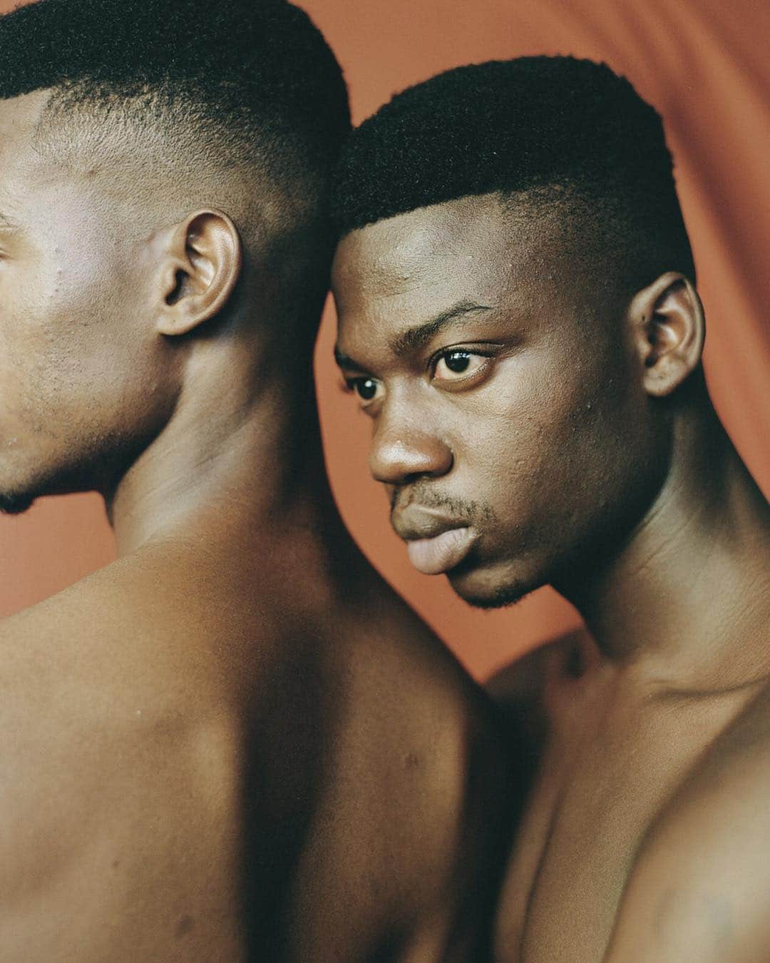 Vogue Italiaさんのインスタグラム写真 - (Vogue ItaliaInstagram)「Kalu and Jukah 💞A new photostory by @danieljacklyons ➡️ About the project - Kalu and Jukah are queer activists from Mozambique who have been gaining notoriety as a visible gay couple in a country where homosexuality is still highly stigmatized. They reflect the continuing struggle to normalize both gay love and commitment in places where legal principles may have changed, but traditional norms legitimize only a narrow range of experiences. This simple act of defiance has become a powerful force in the fight for recognition. See more via link in bio. #photostories」3月15日 20時14分 - vogueitalia