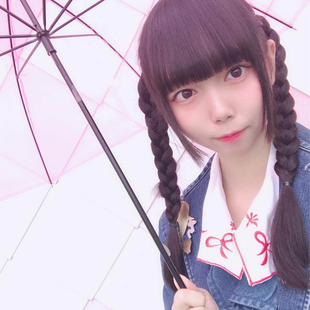 井出ちよのさんのインスタグラム写真 - (井出ちよのInstagram)「やっほーい、ちよのだよ🌈  3/17(日)はにぎわい広場で最後のライブですよ。月桃食堂presents『宮町ABC包囲網作戦』最終回 入場無料🙌🙌🙌みんなみんな朝からおいで！ 愛菜ちゃん、Umihotalのおふたり、DJ掟ポルシェさんも出られます🙌🙌🙌アニソンDJ陣&オタ芸もいつも楽しそうだし、元女子プロレスラー植松さんのパワフルな体操にも是非ご参加を！！美味しいものも沢山！FuGさんの富士山お守りもかわいいよー🗻 3776は富士宮の野外で富士山背負ってこそのエモさと価値があると評判なのね🗻良いですか？これを逃すと富士宮野外でのライブ予定はしばらく未定なのね この日宮町全体がお祭りでホコ天なのね 来るしかないのね ワンマンも来週に迫ってリハも連日頑張ってるから褒めてなのね . . . ★スケジュール★ ▶︎詳細は井出公式HPスケジュールページでご確認ください ------------------------------ 🌈3/17(日)【#3Neo】 『宮町ABC包囲網作戦』 @富士宮 宮のにぎわい広場  入場無料 ※雨天中止 3776は11:45〜 ※イベント自体は10:00～17:00開催予定 ------------------------------ ㊗️3/21 3776×OTOTOY企画 vol.6 『暑さ寒さも3776ワンマンライブまで！』 @月見ル君想フ (チケットはイープラスで発売中) 🐸前座として井出ちよののライブもあるよ 🎊『再現ライブ東京編』BD-R（四千円）を当日新発売。更にこの日だけ、富士宮編DVD（三千円）とセット購入で千円引き！ ------------------------------ 🌈3/26(火)【Extended】 『火曜エクステンデッド#8』 @富士宮 フジビジョン 入場無料 18:30スタート ★生配信もあるよ ------------------------------ #3776 #みななろ #井出ちよの #富士山 #富士宮 #富士市 #静岡県 #宮のにぎわい広場 #元気広場 #富士山ご当地アイドル」3月15日 20時23分 - 3776chiyono