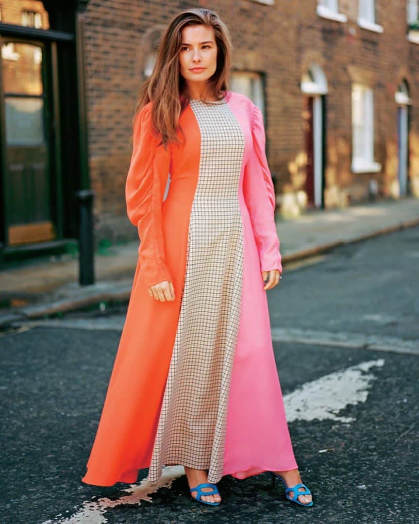ルパートサンダーソンのインスタグラム：「#RSWomen | @rachelshenton unveils our Maeve mules in lapis calf in @theststyle, thank you @styledbyfreya #AsSeenOn #RupertSanderson #Mules #SS19」