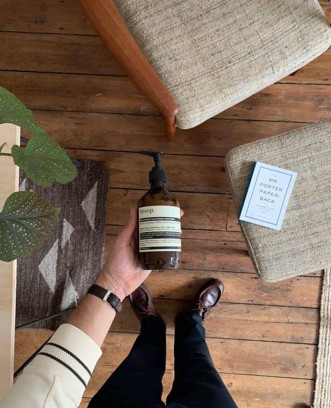 MR PORTERのインスタグラム：「Plant-based for your face. We're on-board @aesopskincare 📷 @odellsstudios #MRPORTER」