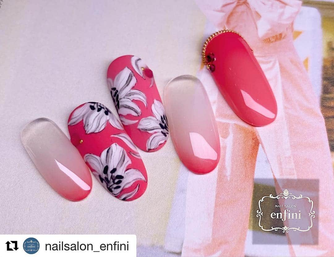 initygel_officialさんのインスタグラム写真 - (initygel_officialInstagram)「#Repost @nailsalon_enfini with @get_repost ・・・ flower* 既存のデザインをピンキーコレクションのカラーを使用してで作りました。 #gelnail#nailart#ネイル#ネイルアート#ジェルネイル#ジェルアート#ネイルデザイン#手描きアート#ジェル#美甲#指甲#ネイルサロン#nailsalon#instanail#札幌#enfini#アンフィニ#젤네일#네일#大人ネイル#nailist#オフィスネイル#トレンドネイル#春ネイル#initygel #アイニティジェル#冬ネイル#フラワーネイル#ピンクネイル」3月15日 20時58分 - initygel_official