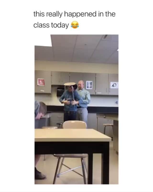 Funny Postsのインスタグラム：「••••••••••• 😂 I don't understand how 💬 Video by: @agbor_yvonne 🎥 Double tap for more videos!」