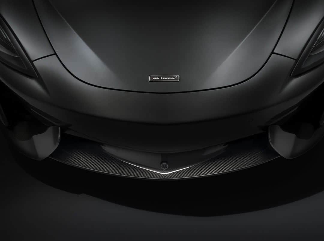 McLaren Automotiveさんのインスタグラム写真 - (McLaren AutomotiveInstagram)「Every McLaren has been honed to manage airflow to maximum effect. A key element to this in the Sports Series is the front splitter. This is where air first interacts with your McLaren. It literally pierces the air to reduce drag and control airflow.」3月15日 21時00分 - mclarenauto