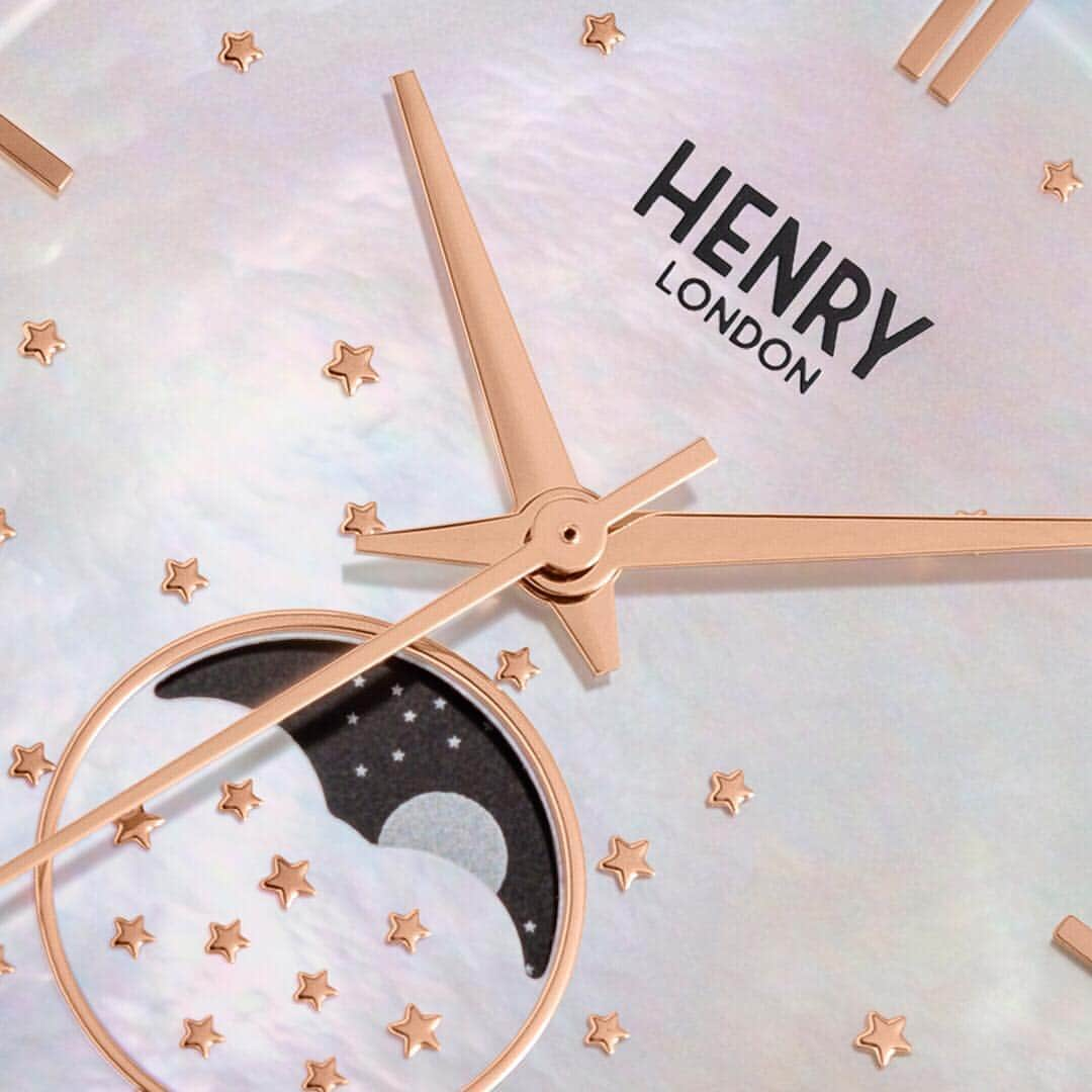 Henry London Official page of Britishさんのインスタグラム写真 - (Henry London Official page of BritishInstagram)「All things pretty ✨ Our sparkling silver Moonphase with stone-set bezel and mother of pearl dial as styled by @the_ordinary_mama. Swipe to take a closer look! . . . #henrylondon #henrywatches #womenswatches #mothersday #mothersdaygifts #mothersday2019 #mothersdayideas #mothersdaygiveaway #personalisation #mum #giftsforher #watchphotography #loveyourmum #everydayluxury #gift #giftsforwomen #loveher #watchlover #indulge #watches #mumsarethebest  #giftsformum #BFFgoals #silverwatch #silverjewellery #accessories #moonphase #celestial #stonesetwatch #moonphasewatch」3月15日 21時02分 - henrywatches