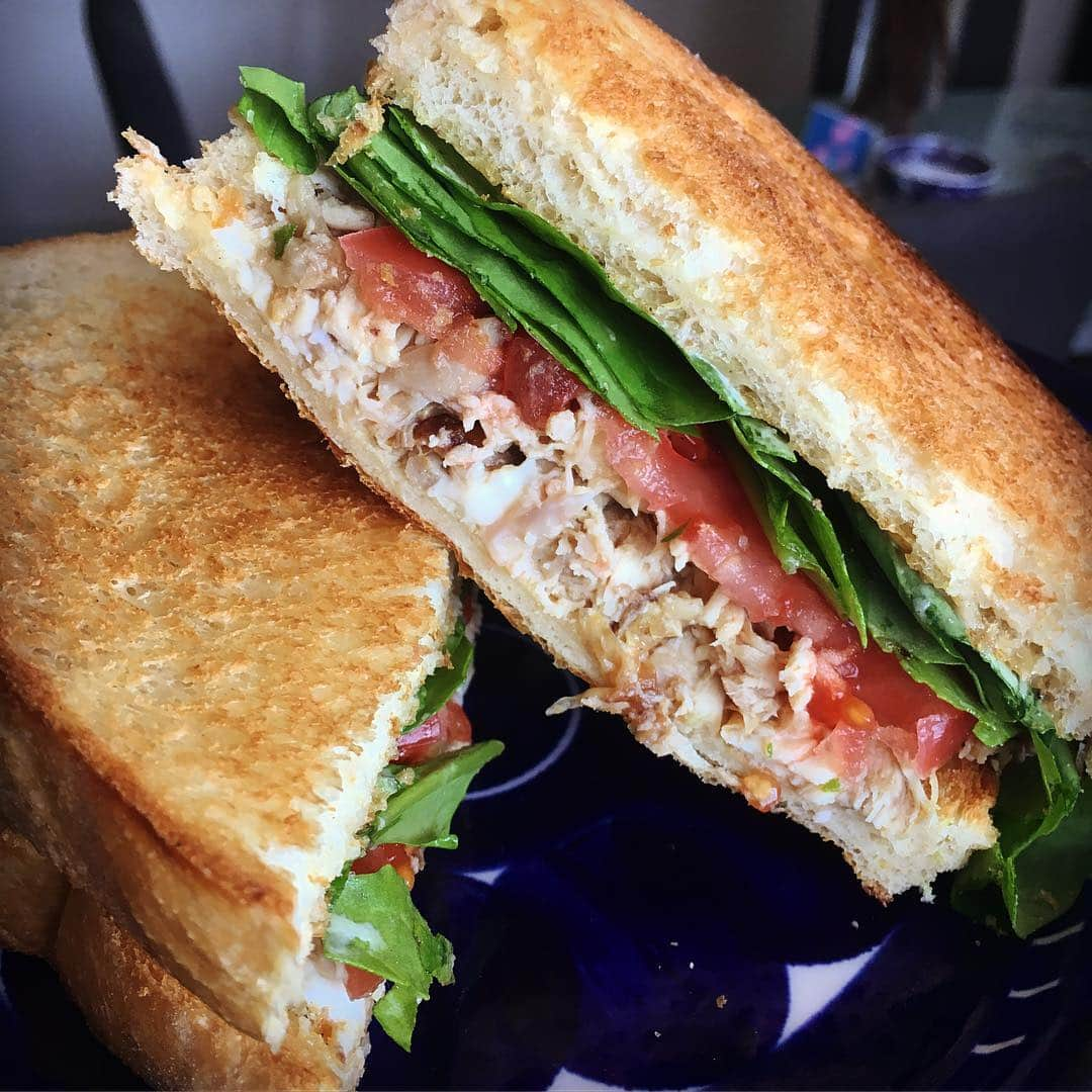 小堀ケネスさんのインスタグラム写真 - (小堀ケネスInstagram)「Had a little Panini Party to test out new recipes!  昨夜はパニーニパーティ！ 新しいデロンギのパニーニ機をゲットしてパパはハッピー！😆 ずっとパニーニ焼いててパニーニの写真しかないです。😅 #notdrunk #deandeandeli #deandeanpanini #daddycooking #delonghi  #mommy #littledean #happycampers #鬼ママ #ディーンディーン #パニーニ #パーティ  #まいう〜  @mariakamiyama  @delonghi_japan」3月15日 21時02分 - kenkob0903