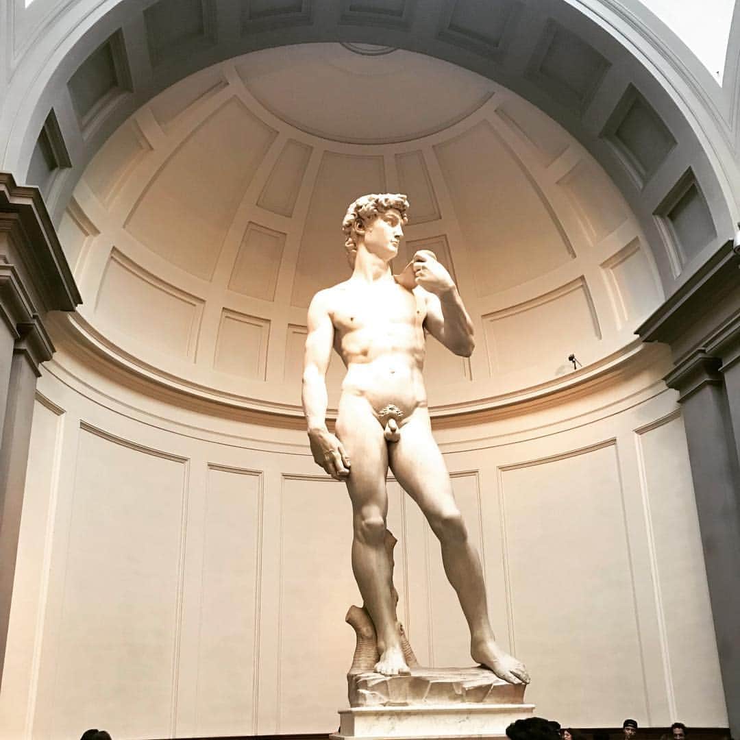レイ・アレンのインスタグラム：「A few of my pics from yesterday in #Florence #StatueofDavid」