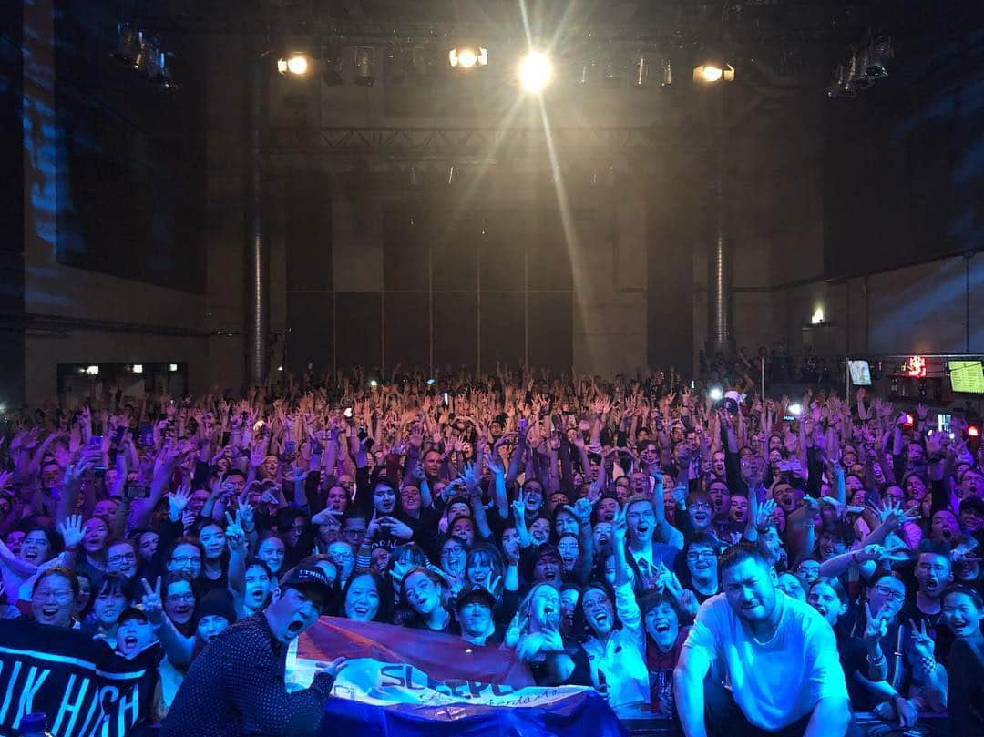 TABLO さんのインスタグラム写真 - (TABLO Instagram)「Sold out show! sleepless in #AMSTERDAM! You were BEAUTIFUL tonight!!! #epikhigh2019tour」3月16日 6時37分 - blobyblo