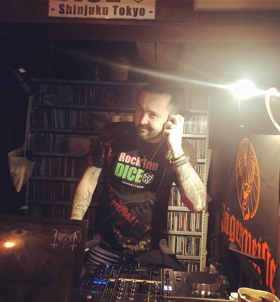 DragonForceさんのインスタグラム写真 - (DragonForceInstagram)「Progress on the new album is coming along well... Meanwhile, DJ Fred is tearing it up in Tokyo!! #dragonforce #abitdrunk #tokyo #fredericleclercq  #heavymetal」3月16日 6時48分 - dragonforcehq