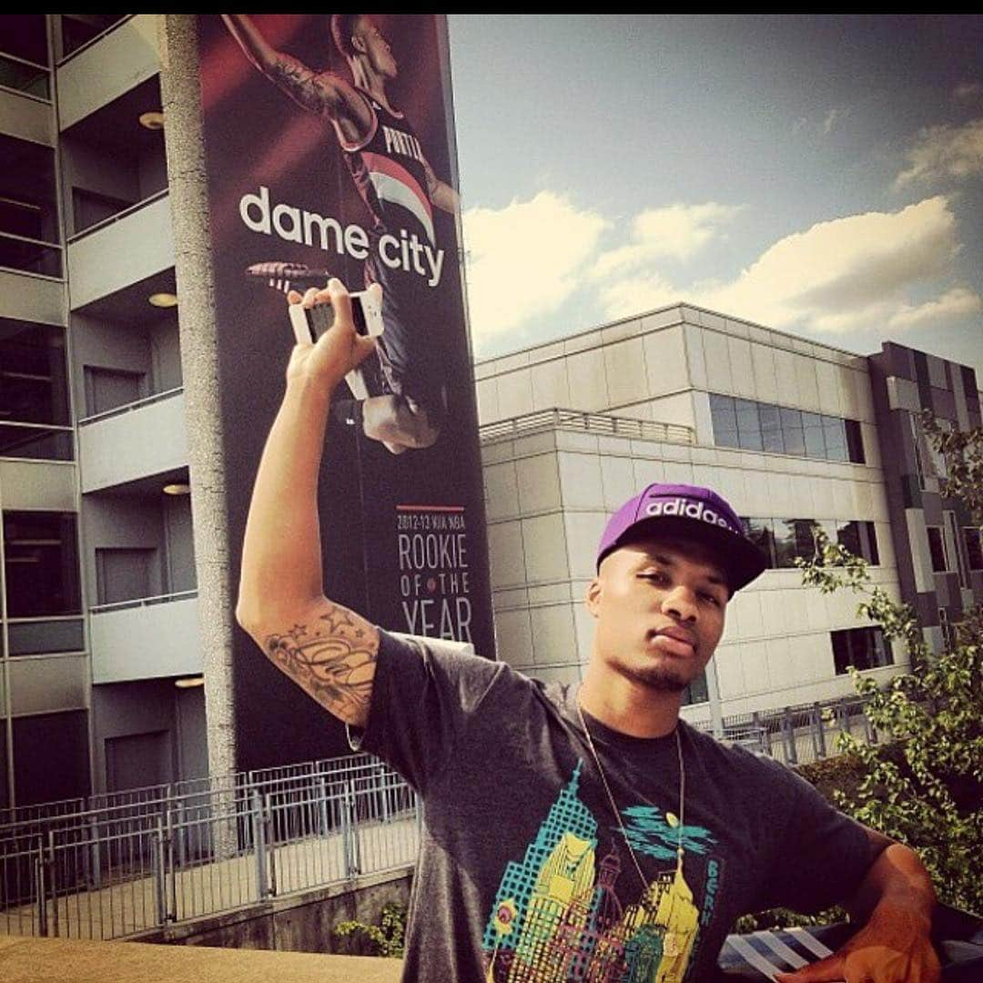 デイミアン・リラードさんのインスタグラム写真 - (デイミアン・リラードInstagram)「Big Flash back Friday... back down memory lane! Enjoy ✊🏽」3月16日 6時51分 - damianlillard