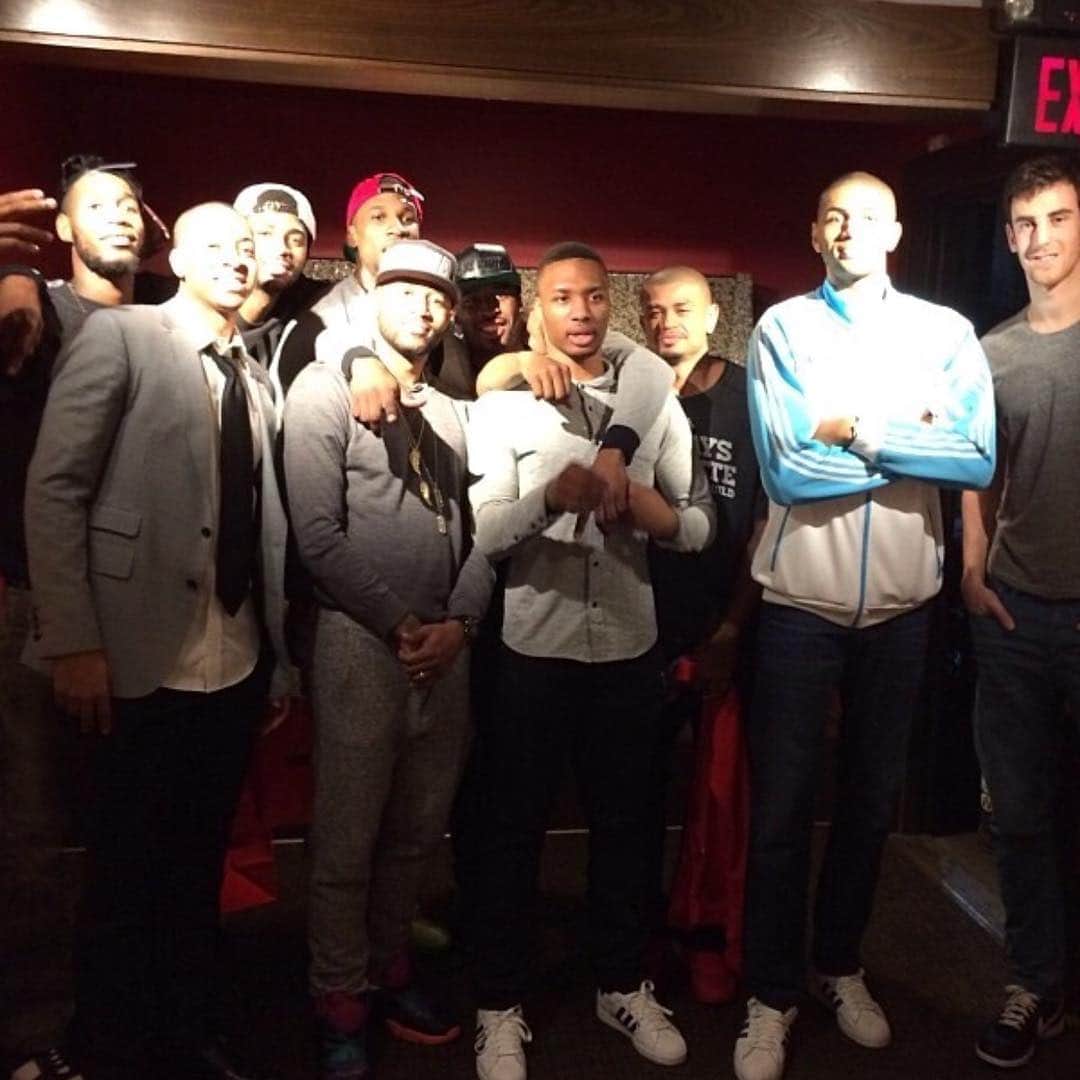 デイミアン・リラードさんのインスタグラム写真 - (デイミアン・リラードInstagram)「Big Flash back Friday... back down memory lane! Enjoy ✊🏽」3月16日 6時51分 - damianlillard