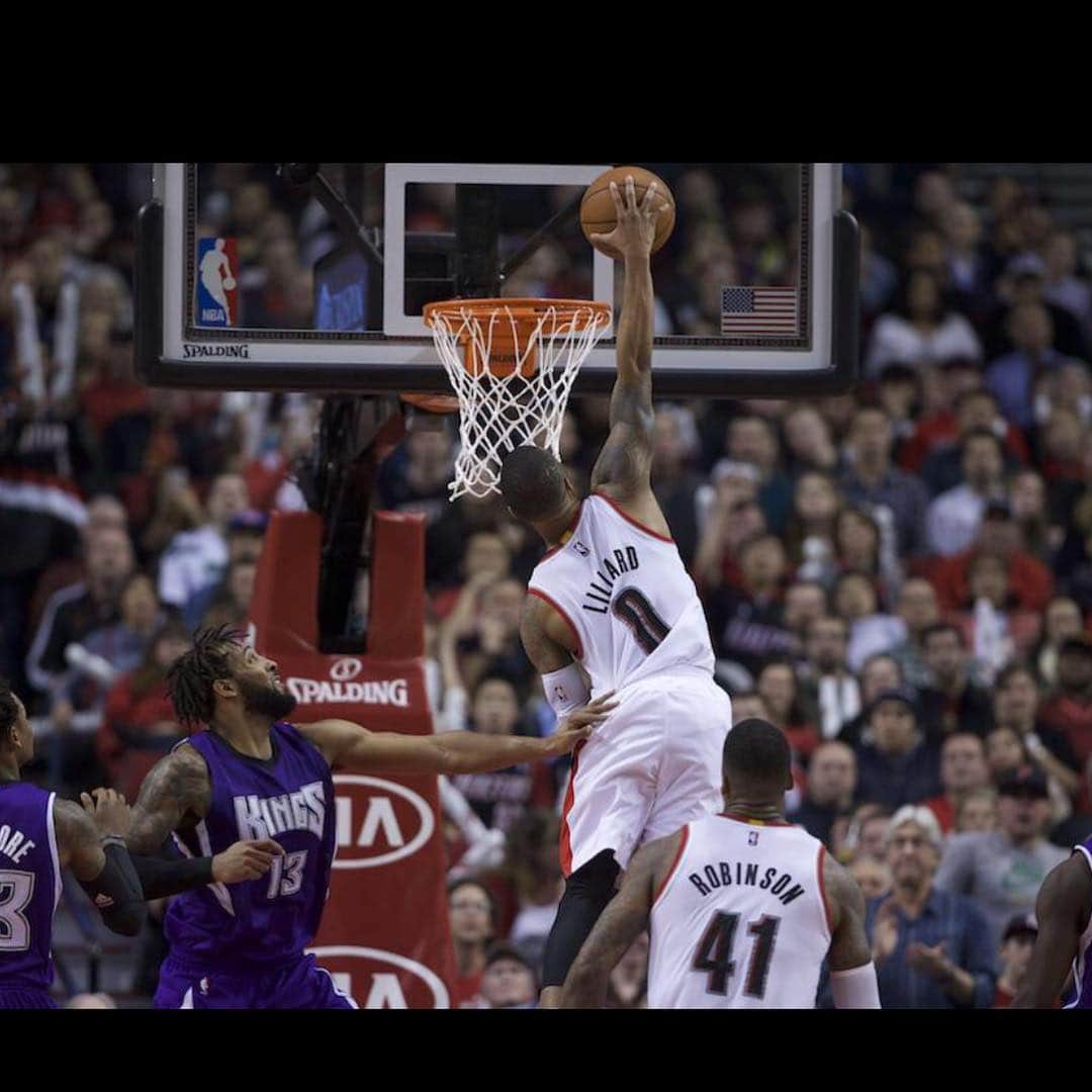 デイミアン・リラードさんのインスタグラム写真 - (デイミアン・リラードInstagram)「Big Flash back Friday... back down memory lane! Enjoy ✊🏽」3月16日 6時51分 - damianlillard