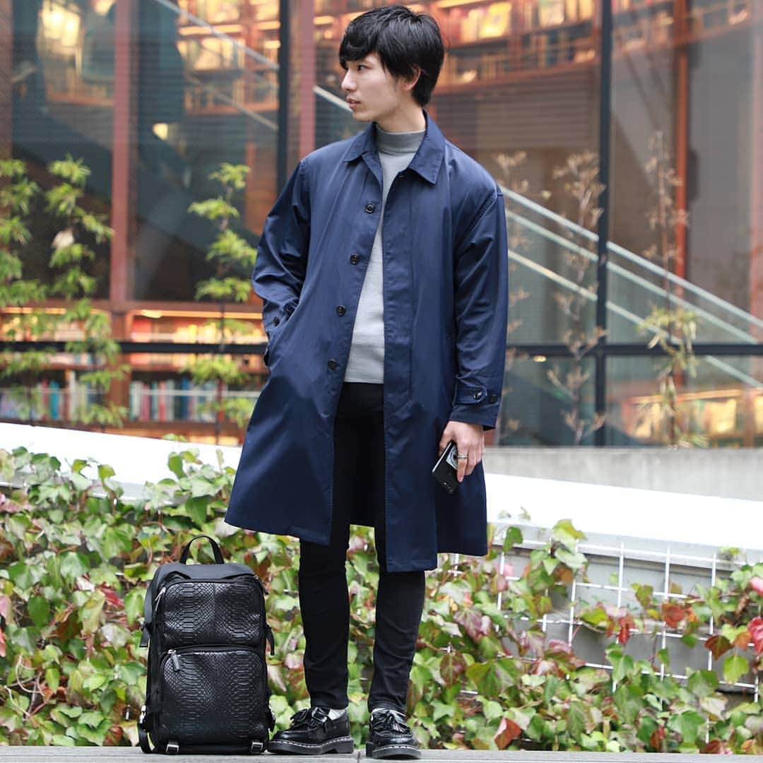 ひっちさんのインスタグラム写真 - (ひっちInstagram)「グラマーフェスin大阪心斎橋は本日3/16土🎩👕👖✨﻿ ﻿ タグ画像の通りwearで活躍されている有名ユーザーさんを始めとしたメンバーが参加します！﻿ ﻿ さらには女性インスタグラマーさん、ハンドメイド作家さん﻿ ﻿ 協賛 ファッションブランドWADMYC!さん﻿ ﻿ 超絶豪華なラインナップとなっております。﻿ ﻿ 関西に住まれてる方、地方から来ますよ！と連絡くれた方々本日はお待ちしております！！﻿ ﻿ 当日参加も可能なのでぜひ御来場ください！﻿ ﻿ それではお待ちしております┏○ﾍﾟｺ﻿ ﻿﻿ ﻿﻿﻿﻿﻿﻿ 今日のポイント‼﻿﻿﻿﻿﻿﻿﻿﻿﻿ ┏━Ｕ━━━Ｕ━━┓﻿﻿﻿﻿﻿﻿﻿﻿﻿﻿﻿﻿﻿﻿﻿﻿﻿﻿ ✨キレイめカジュアル🙌🙌 ✨﻿﻿﻿﻿﻿﻿﻿﻿﻿ ┗━━━━━━━━┛﻿﻿﻿﻿﻿﻿﻿﻿﻿﻿﻿﻿﻿﻿﻿﻿﻿﻿ ﻿﻿﻿﻿﻿﻿﻿﻿ Coat→ @rageblue_official ﻿#rageblue ﻿ Pants→ @lidnm_official_ #lidnm ﻿ Shoes→ #ドクターマーチン﻿ #drmartens @drmartens_japan ﻿ Socks→ @harusaku.official ﻿ #harusaku ﻿ Bag→ @sankyoshokai ﻿﻿ ﻿ ﻿・﻿﻿﻿﻿﻿﻿﻿﻿﻿﻿﻿﻿﻿﻿﻿﻿﻿﻿﻿﻿ 検索用タグ﻿﻿﻿ ・﻿﻿﻿﻿﻿﻿﻿﻿﻿﻿﻿﻿ #お洒落さんと繋がりたい #おしゃれさんと繋がりたい #古着コーデ #古着好きな人と繋がりたい #キレイめカジュアル #気になった人フォロー  #mensfashion #いいね返し  #古着男子 #韓国ファッション #古着MIX #キレイめカジュアル﻿ #いいね100 #グラマーフェス #WEARコーデ ﻿﻿#ユニクロコーデ #ユニクロきれいめ部﻿﻿ #きれいめコーデ #GUコーデ #GU #ゆにくろコーデ #メンズファッション  #春コーデ #デートコーデ #メンズファッション ﻿ ﻿﻿﻿﻿﻿﻿﻿ (｡-ω-｡)-----グラマーフェス情報----(｡-ω-｡)﻿﻿﻿﻿﻿﻿ ﻿﻿﻿﻿﻿﻿ ﻿﻿﻿﻿﻿﻿﻿ グラマーフェスティバル3/16 in 大阪 ﻿﻿﻿﻿﻿﻿﻿ Produce by Beauty&Habit﻿﻿﻿﻿﻿﻿﻿ ﻿﻿﻿﻿﻿﻿﻿ 古着フェス - 2019ss - ※ハンドメイド販売も同時開催!! ﻿﻿﻿﻿﻿﻿﻿ ﻿﻿﻿﻿﻿﻿﻿ 【開催概要】﻿﻿﻿﻿﻿﻿﻿ ▼開催日 ﻿﻿﻿﻿﻿﻿﻿ ・2019.3.16(土)﻿﻿﻿﻿﻿﻿﻿ ▼時刻 ﻿﻿﻿﻿﻿﻿﻿ ・11:00-19:00﻿﻿﻿﻿﻿﻿﻿ ▼入場料 ﻿﻿﻿﻿﻿﻿﻿ ・500円﻿﻿﻿﻿﻿﻿﻿ ▼場所 ﻿﻿﻿﻿﻿﻿﻿ ・大阪 心斎橋駅直結 WHITE AVENUE B1F イベントスペース﻿﻿﻿﻿﻿﻿﻿ ▼スケジュール ﻿﻿﻿﻿﻿﻿﻿ ・一部：11:00-14:00﻿﻿﻿﻿﻿﻿ ・二部：15:00-19:00﻿﻿﻿﻿﻿﻿ 【参加方法】﻿﻿﻿﻿﻿﻿﻿ ① インスタグラム@bh_paris へ来場予定人数をDM ﻿﻿﻿﻿﻿﻿﻿ 希望人数をお伝えください。﻿ ﻿﻿﻿﻿﻿﻿﻿ →DMにて整理番号を返信﻿ ﻿﻿﻿﻿﻿﻿ ②整理番号を入場時にご提示ください。﻿﻿﻿ ※当日参加も受付ますが整理券番号お持ちの方を優先案内となります。﻿﻿﻿ ﻿ --------------------------﻿﻿﻿﻿﻿﻿﻿ フリマ出店者﻿﻿﻿﻿﻿﻿﻿ ひっち﻿﻿﻿﻿﻿﻿﻿ まーしい﻿﻿﻿﻿﻿﻿﻿ にっしー(WEARISTA)﻿﻿﻿﻿﻿﻿﻿ KEI(WEARISTA)﻿﻿﻿﻿﻿﻿﻿ tai(WEARISTA)﻿﻿﻿﻿﻿﻿﻿ SHOTA﻿﻿﻿﻿﻿﻿﻿ kimiちゃん(インスタグラマー)﻿﻿﻿﻿﻿﻿﻿ aoちゃん(インスタグラマー)﻿ ﻿﻿﻿﻿﻿﻿ ﻿﻿﻿﻿﻿﻿﻿ ハンドメイド作家さん﻿﻿﻿﻿﻿﻿﻿ sheeep_zzzz madeinshe a_zukl ﻿﻿﻿﻿﻿﻿﻿ ﻿﻿ 協賛ブランド﻿﻿ wadmyc﻿﻿ ﻿﻿ 即売会﻿﻿ YoutuberJUN Re:(Tシャツ即売会)﻿﻿ ﻿﻿ ﻿﻿﻿﻿﻿﻿ 順不同敬称略﻿﻿﻿﻿﻿﻿﻿ ※全員1部、2部ともに同出店者となります。﻿﻿﻿﻿﻿﻿﻿ ﻿」3月16日 6時52分 - hicchiwear
