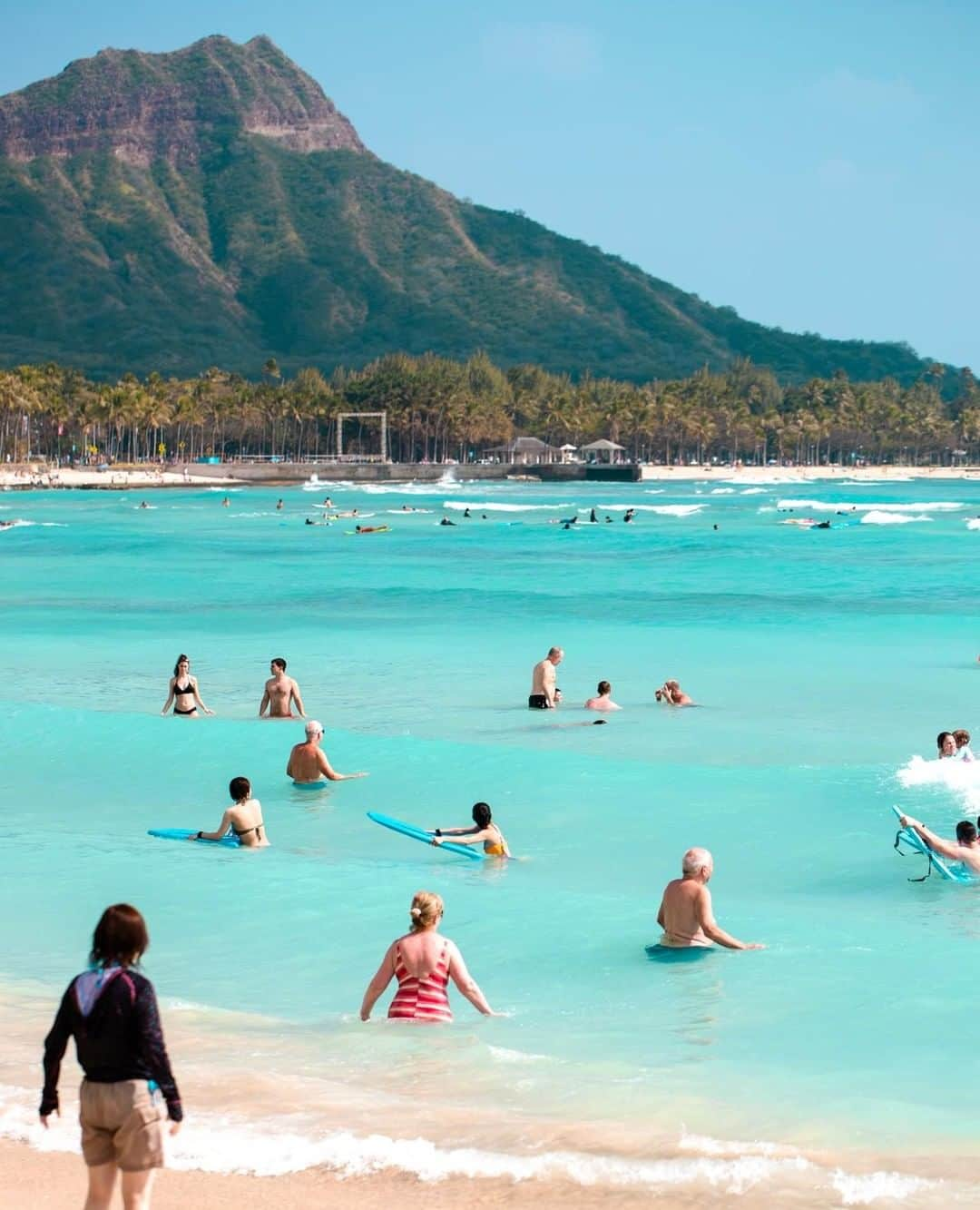 Popits Hawaiiさんのインスタグラム写真 - (Popits HawaiiInstagram)「⁣ALOHA FRIDAY🤗🌈💓⁣ ⁣ #waikikibeach #oahu #ocean #luckywelivehawaii #ハワイ #lethawaiihappen #vacation #popitshawaii #sea #beachlife #paradise #wanderlust #ワイキキ #ワイキキビーチ #aloha #themoderndayexplorer #calmwaters」3月16日 7時00分 - popitshawaii