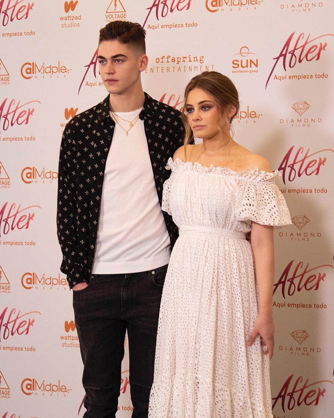 Just Jaredさんのインスタグラム写真 - (Just JaredInstagram)「@aftermovie stars @hero_ft and @josephinelangford step out for the Mexico City photo call. They’re currently on a world tour to promote the movie! #HeroFiennesTiffin #JosephineLangford #AfterMovie Photos: Diamond Films Mexico」3月16日 7時09分 - justjared