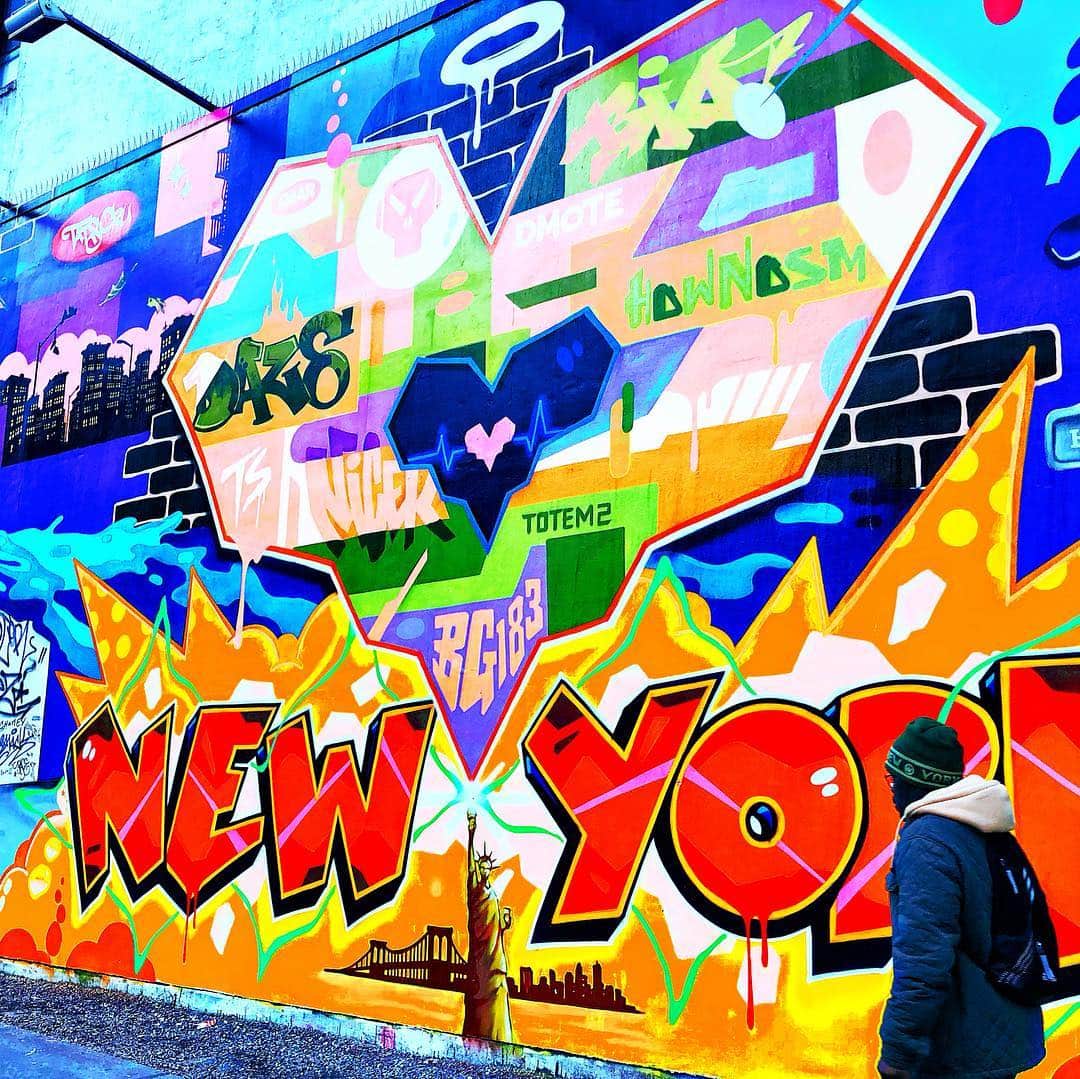 ラファエル・スバージさんのインスタグラム写真 - (ラファエル・スバージInstagram)「#pow! #bam! #zoom! #tribeca  #newyork」3月16日 7時20分 - raphaelsbarge