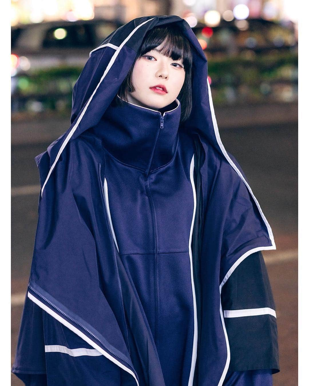 Harajuku Japanさんのインスタグラム写真 - (Harajuku JapanInstagram)「16-year-old Japanese student Kana (@3________2________2) on the street in Harajuku wearing a hooded coat by the futuristic Japanese fashion brand @KEMONO.Japan, a KEMONO stand collar dress, and Tokyo Bopper platform shoes.」3月15日 22時54分 - tokyofashion